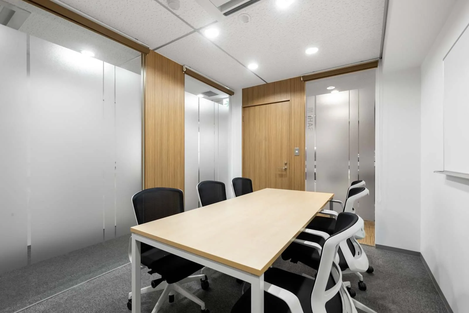 Regus OKAYAMA, Daiichi Central, Meeting room for 6 people, Okayama