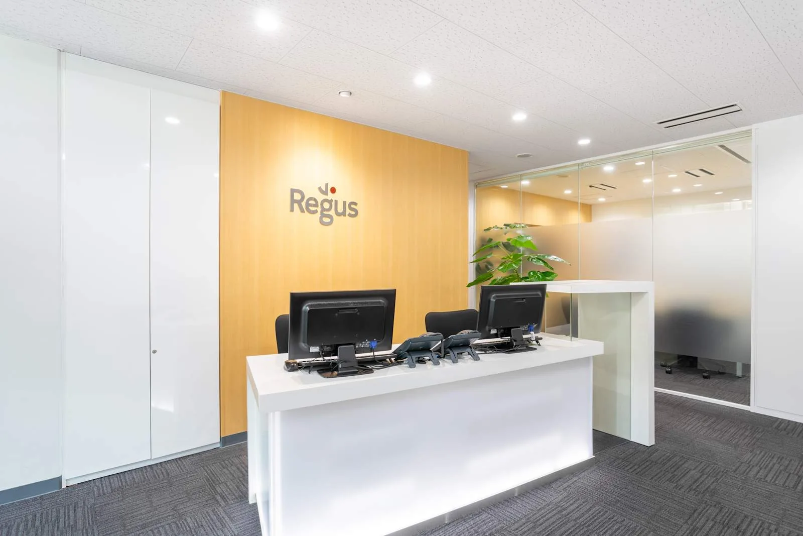 Regus OKINAWA, Hawk City Naha, Reception, Okinawa