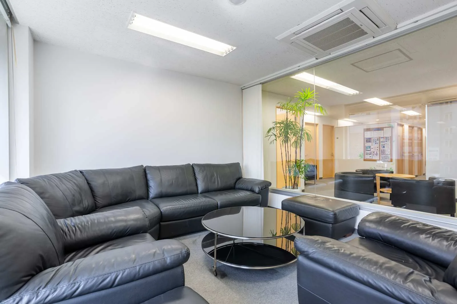 Regus OKINAWA, Hawk City Naha, Lounge, Okinawa