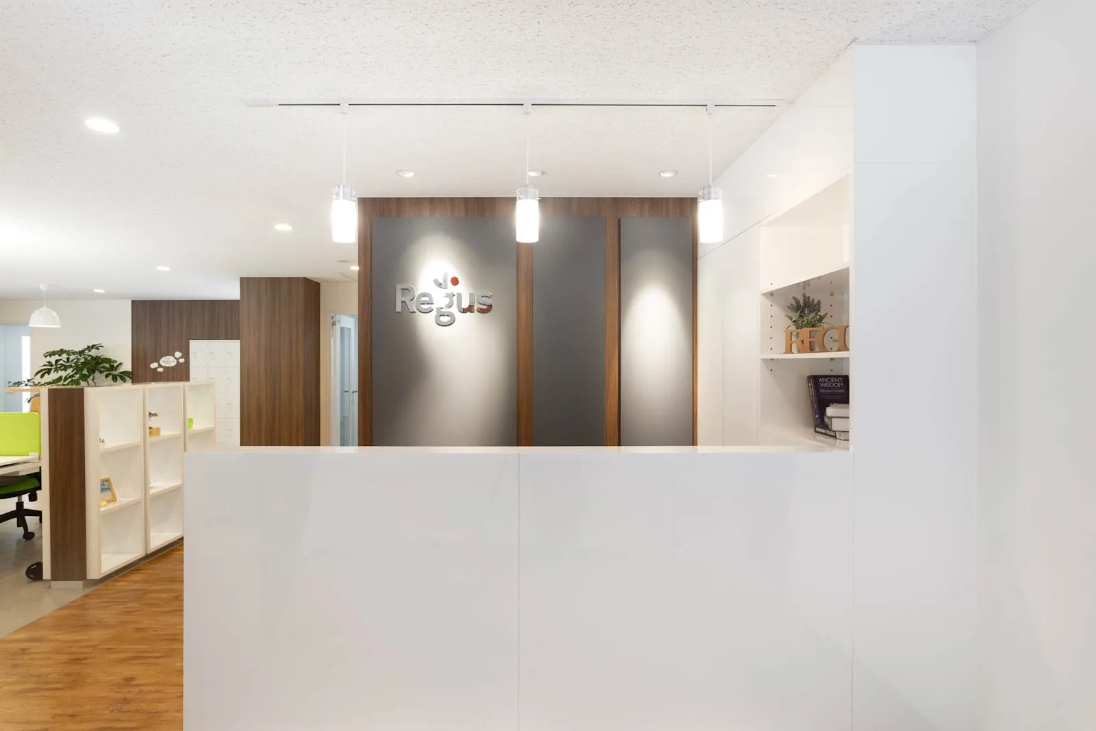 Regus OKINAWA, JR Kyushu Naha Building、受付、沖縄