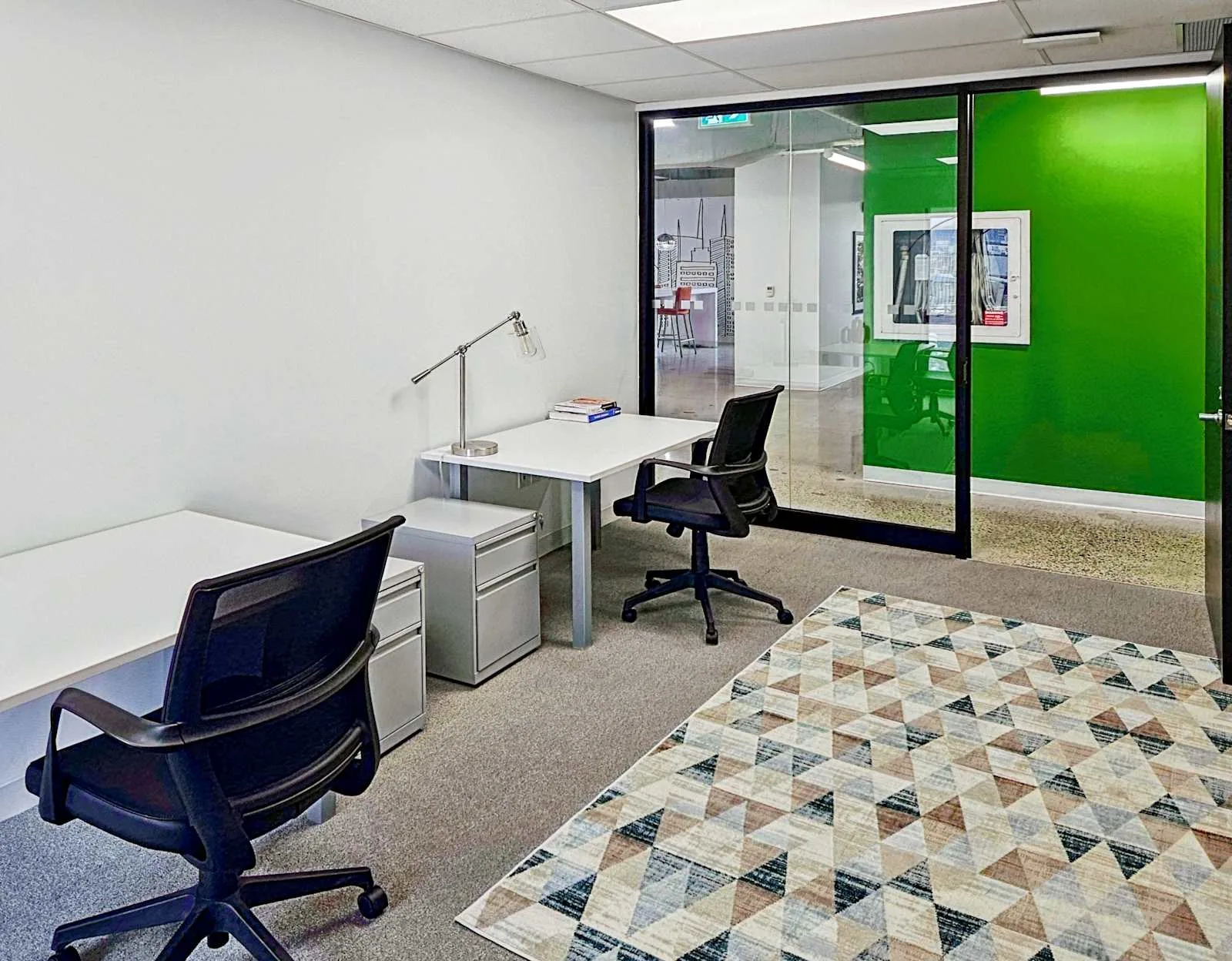 Regus ON, Barrie - Downtown Barrie, Private office, 2 desks, Barrie, ON