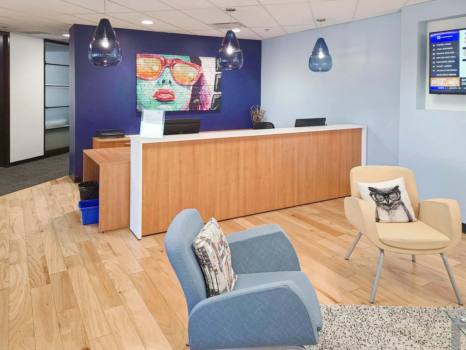 Regus ON, Hamilton - King Street, Reception, Hamilton, ON
