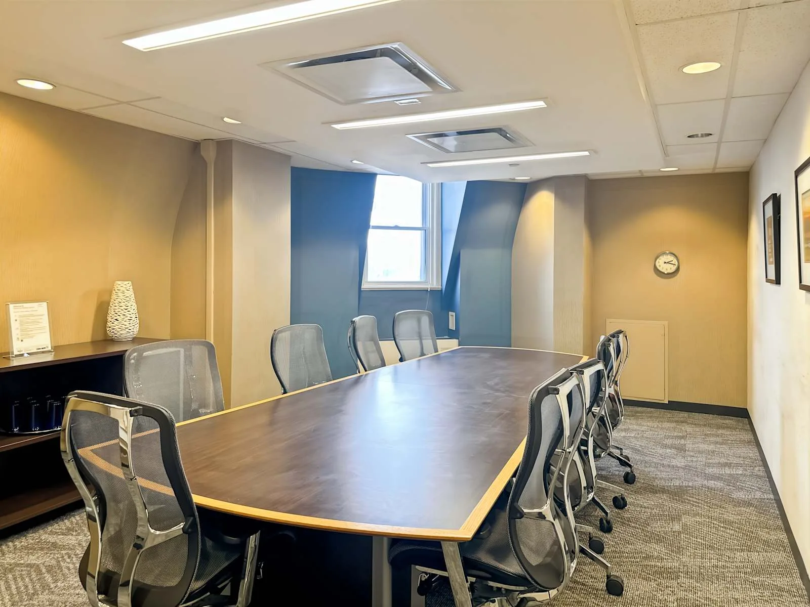 Regus ON, Ottawa – Fairmont Chateau Laurier, Meeting room for 8 people, Ottawa, ON