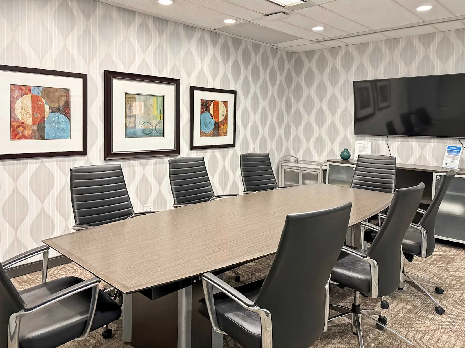 Regus ON, Toronto - Bloor and Yonge (HQ), Meeting room for 8 people, Toronto, ON