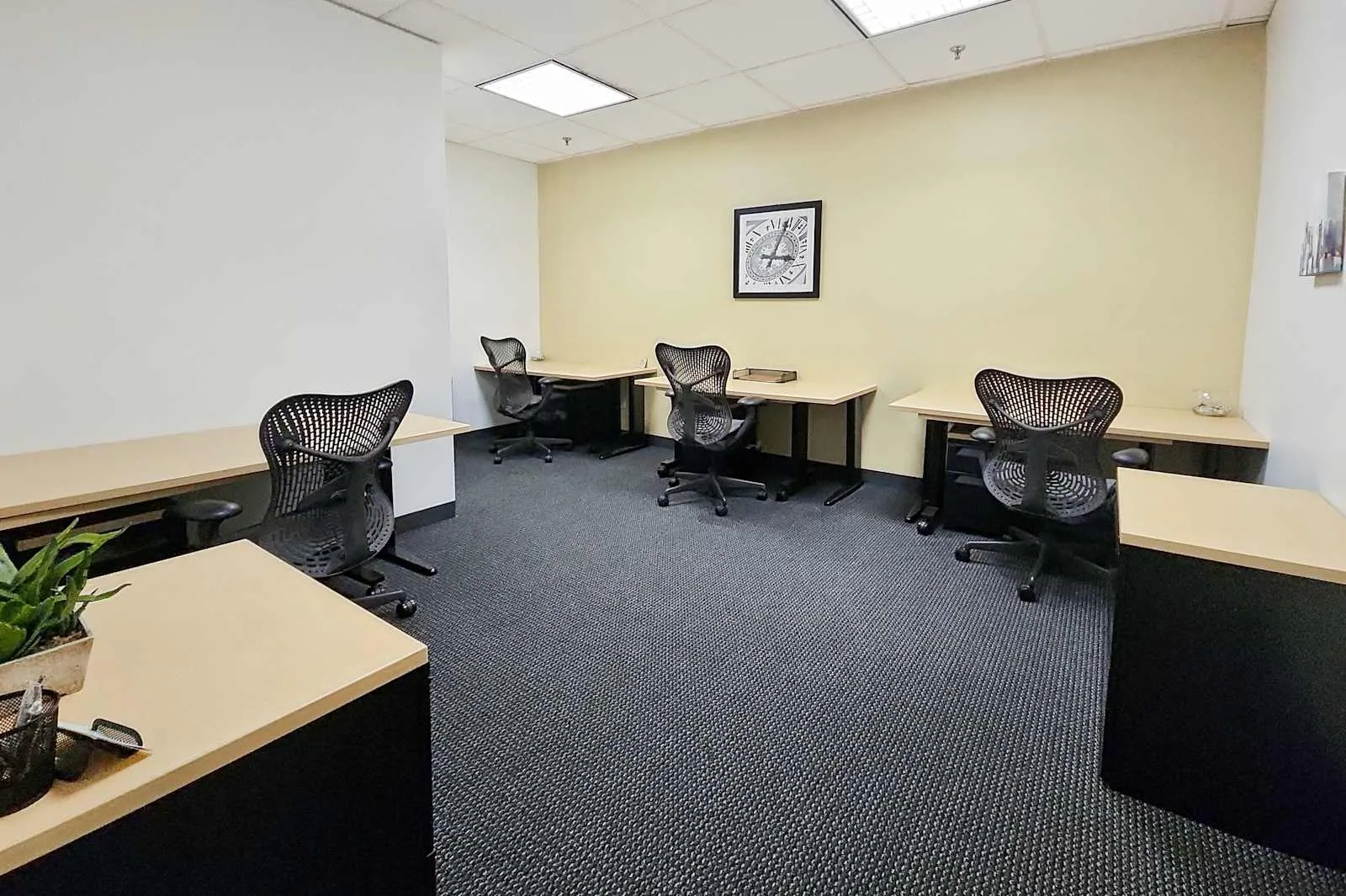 Regus ON, Toronto - Davisville Centre, Private office, 4 desks, Toronto, ON