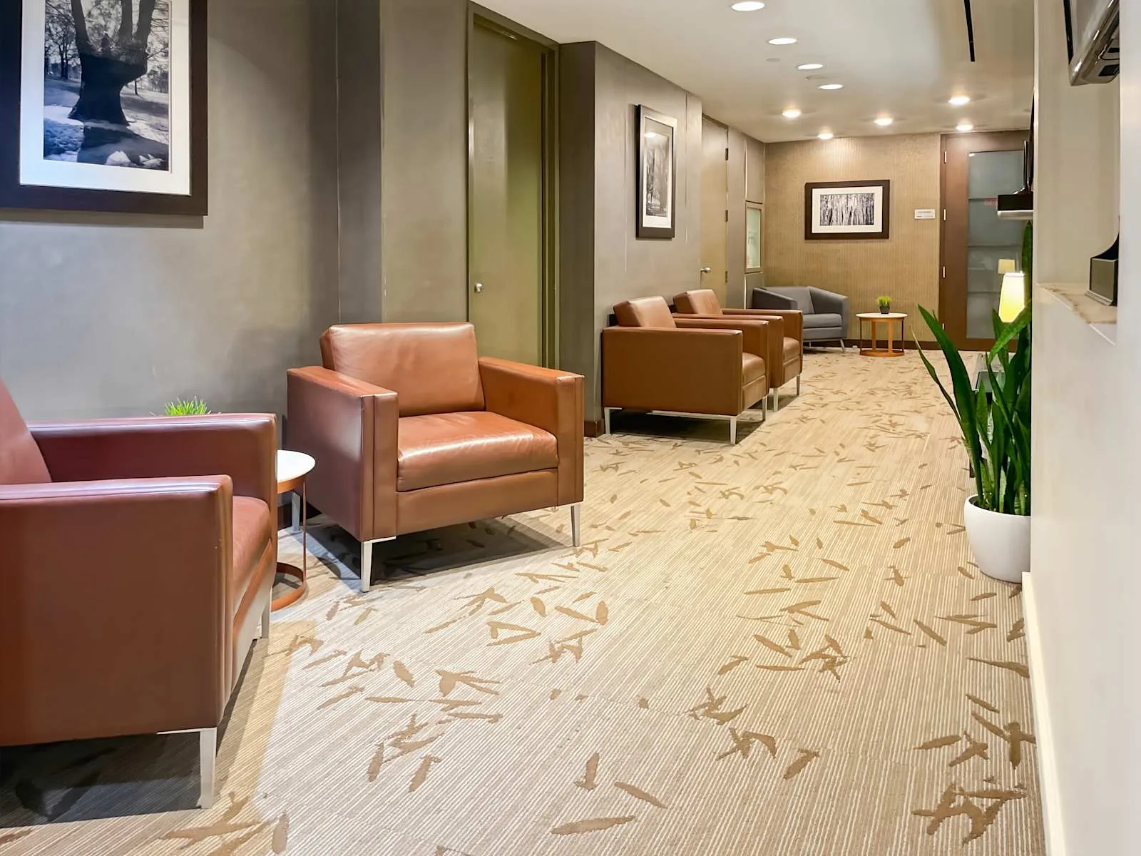 Regus ON, Toronto - First Canadian Place, Lounge, Toronto, ON