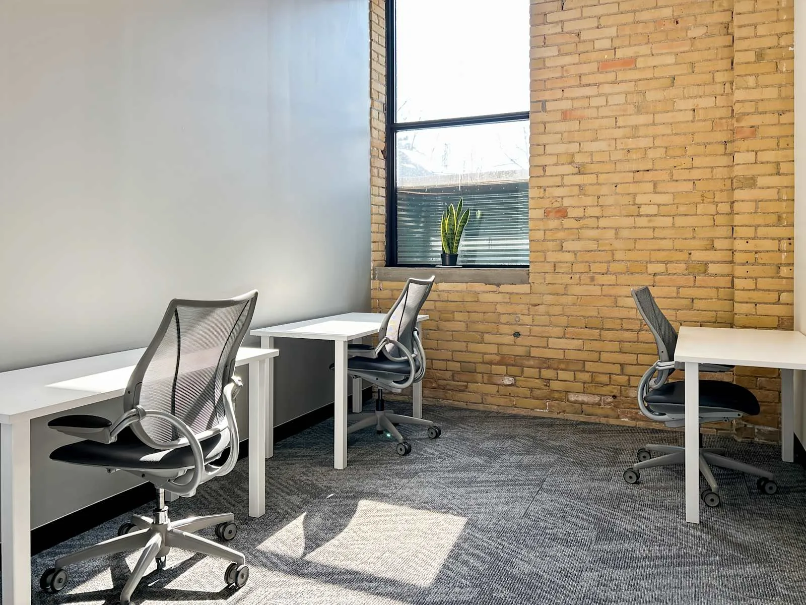 Regus ON, Toronto - Powerhouse St, Private office, 3 desks, Toronto, ON