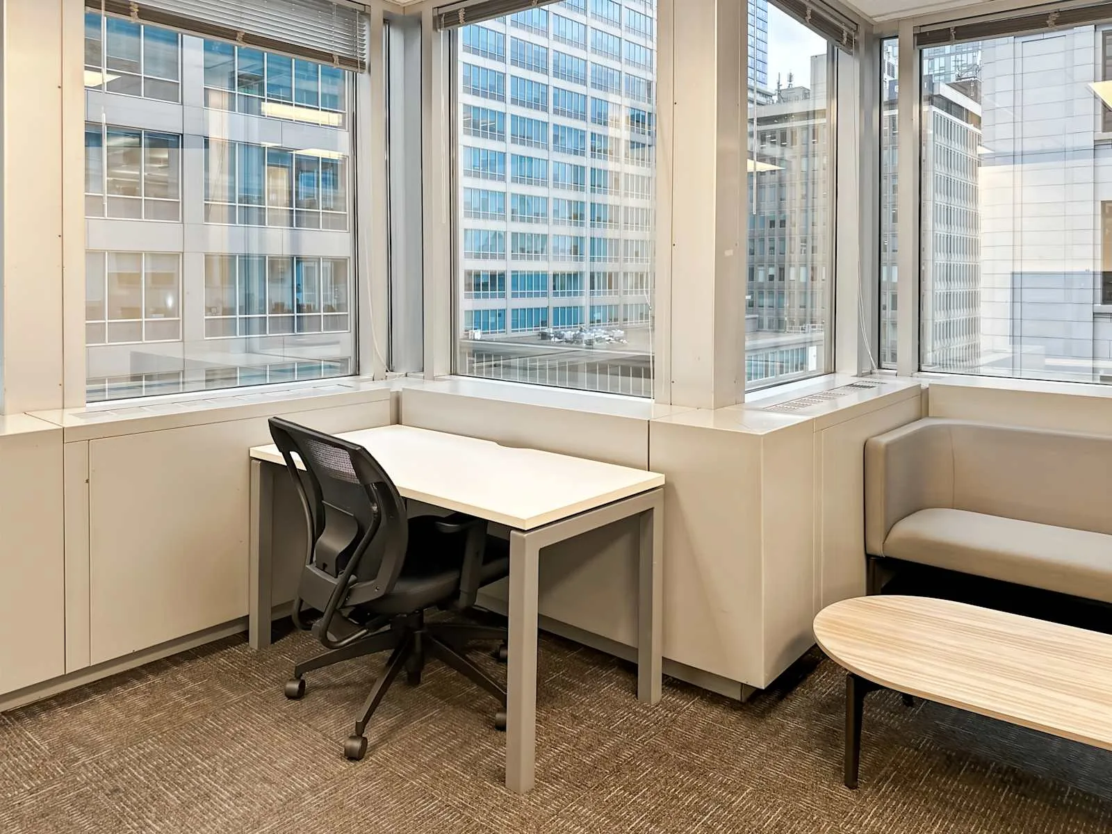 Regus ON, Toronto - Toronto Street, Private office, 1 desk, Toronto, ON