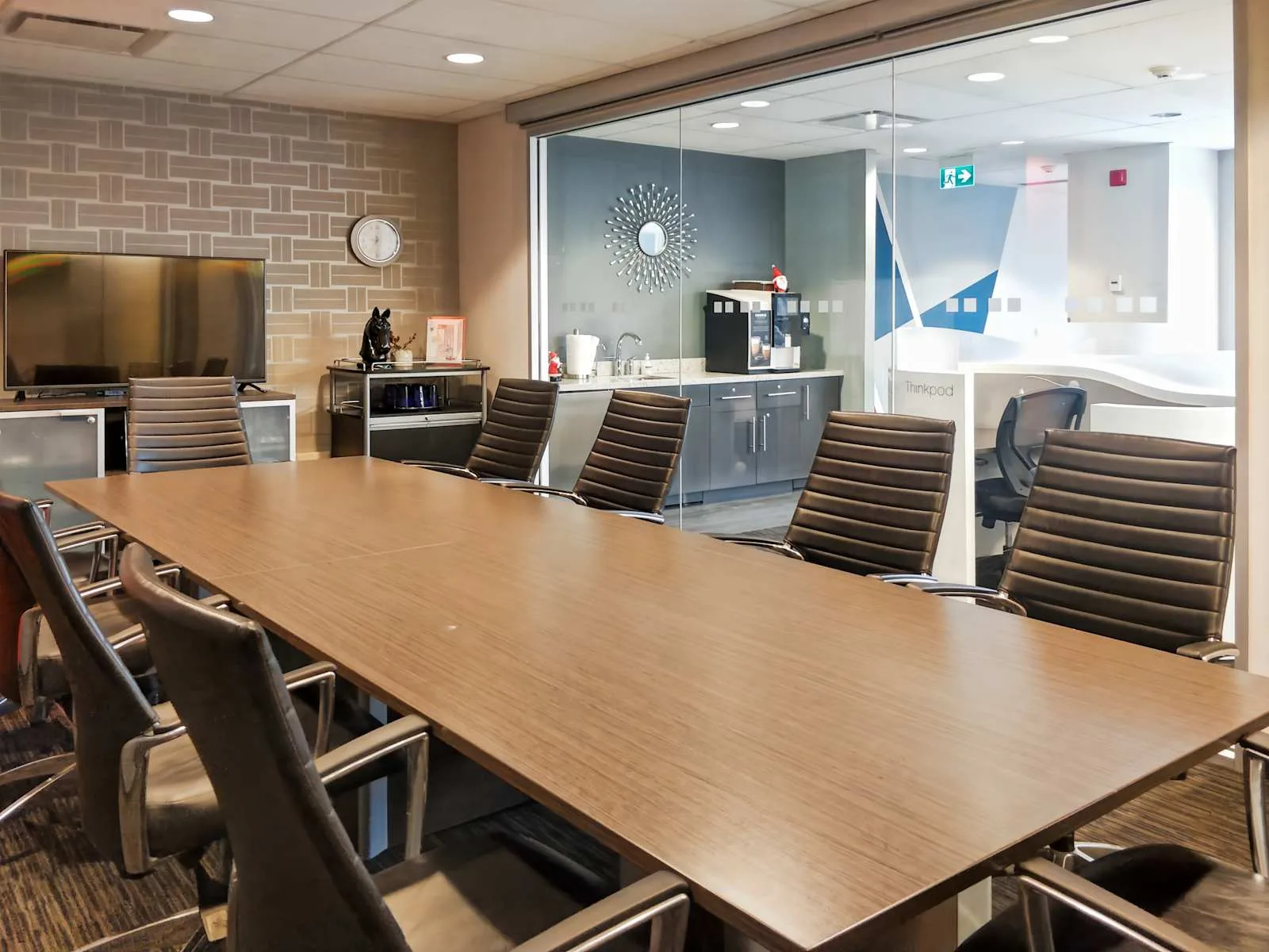 Regus ON, Toronto - Yonge and Lawrence, Meeting room for 8 people, Toronto, ON