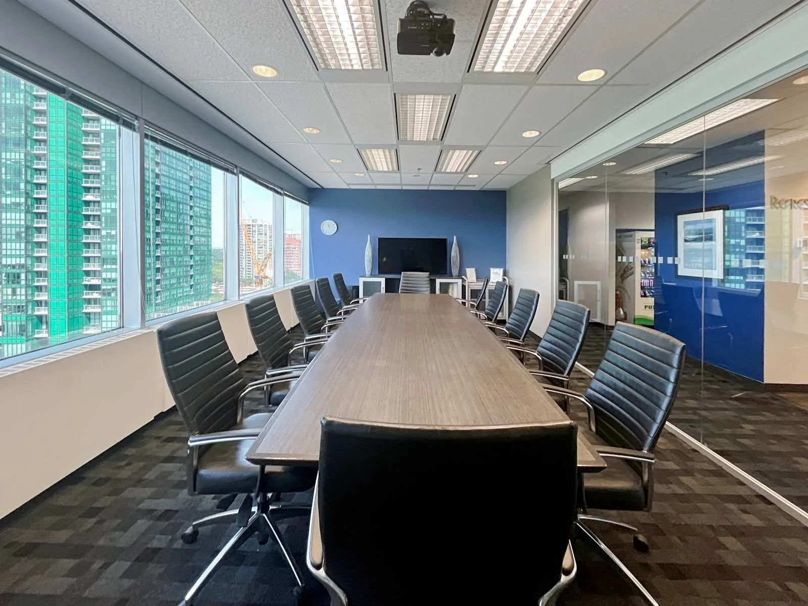 Regus ON, Toronto - Yonge and Sheppard, Salle de réunion 14 personnes, North York, ON