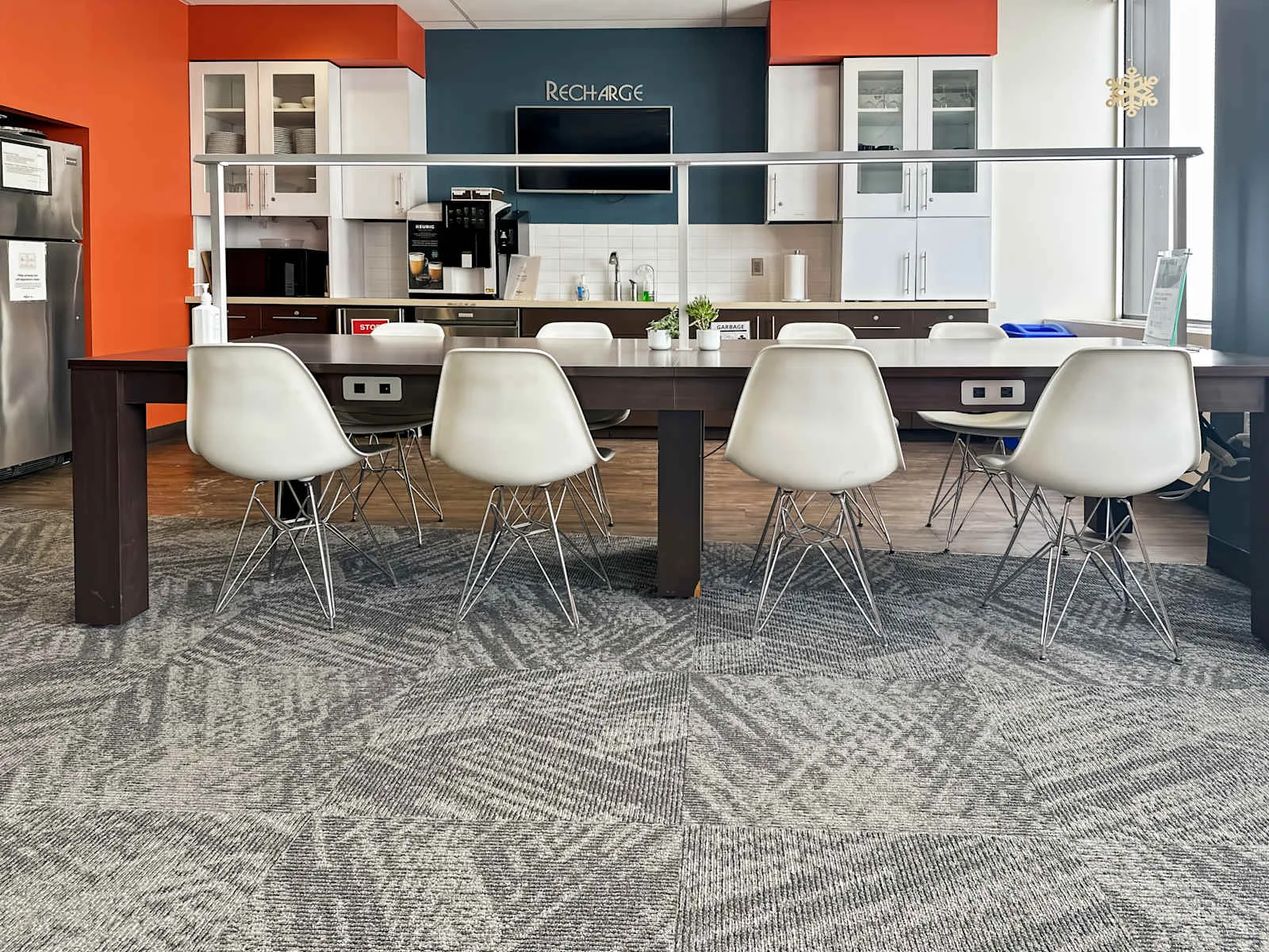 Regus ON, Toronto - Yonge & St. Clair, Cafeteria, Toronto, ON
