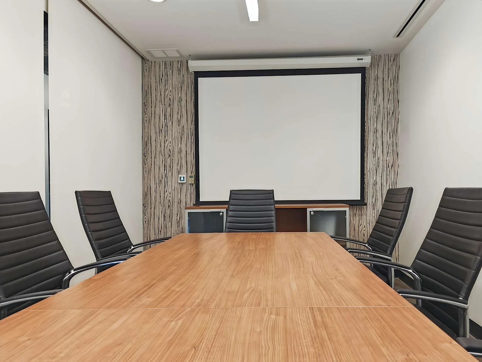 Regus ON, Waterloo - Waterloo, Meeting room for 5 people, Waterloo, ON