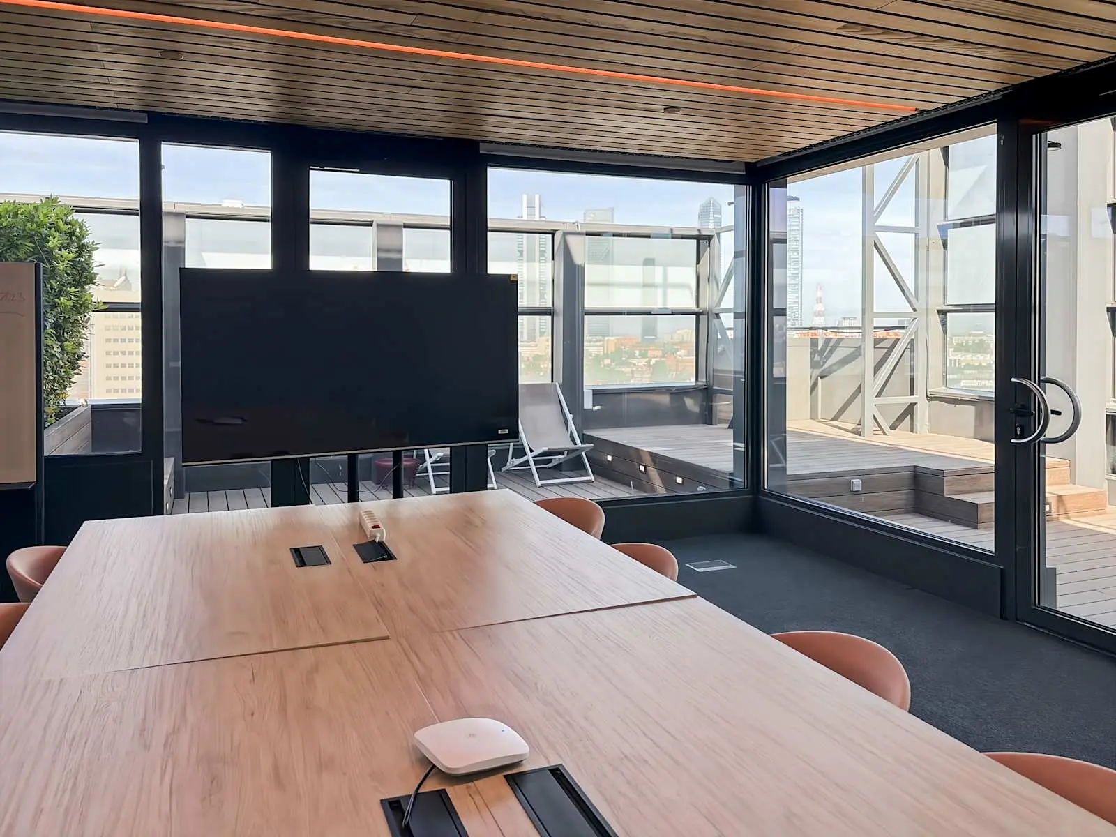 Regus One Ágora, Meeting room for 6 people, Madrid