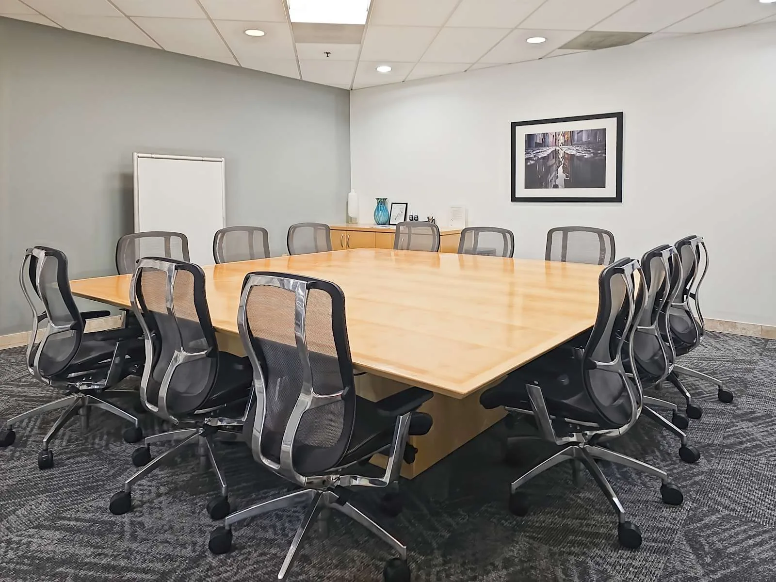 Regus OR, Lake Oswego - Centerpointe, Meeting room for 12 people, Lake Oswego, OR