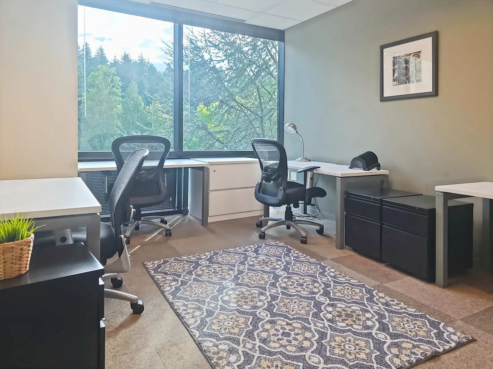 Regus OR, Lake Oswego - Kruse Way, Private office, 3 desks, Lake Oswego, OR