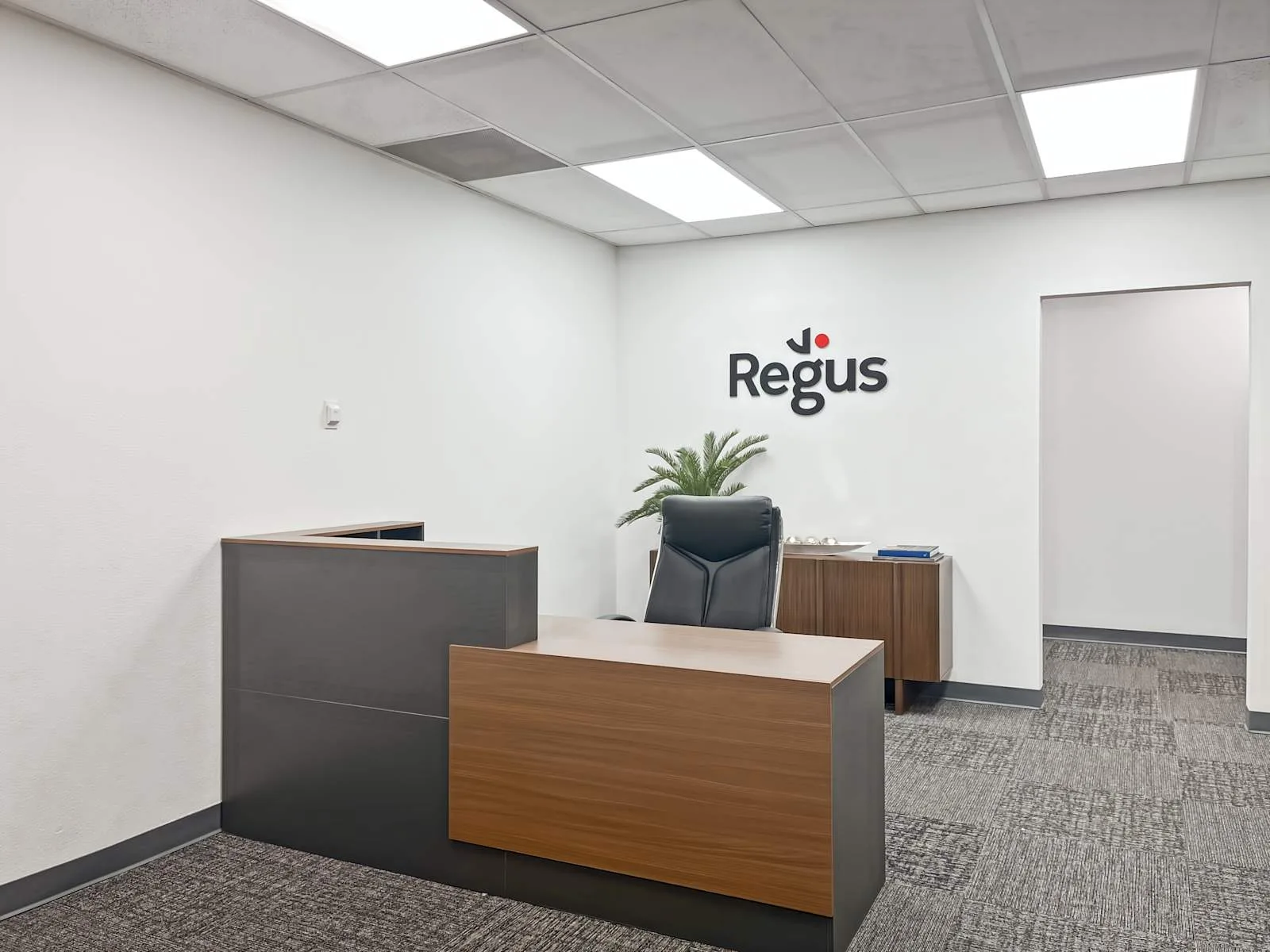 Regus OR, Portland - SE 98th Ave, Reception, Portland, OR