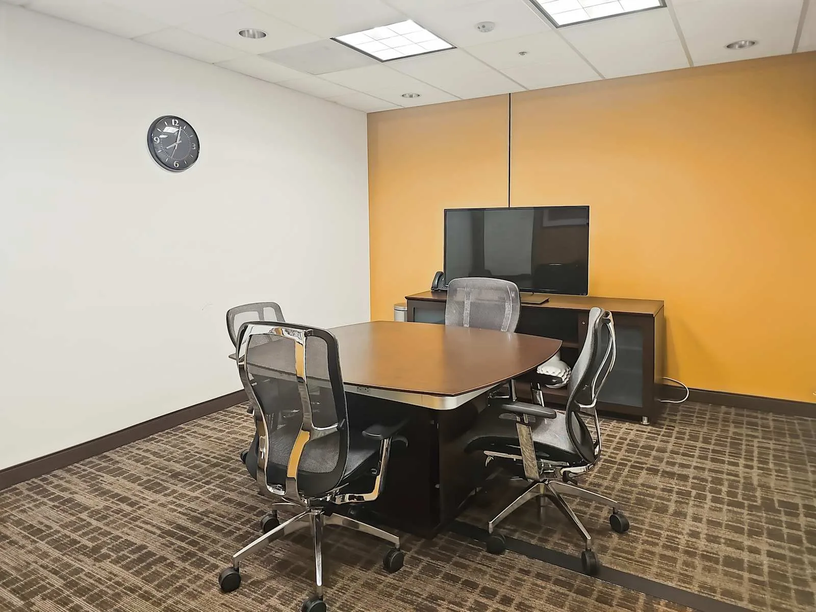 Regus OR, Portland - US Bancorp Tower, Meeting room for 4 people, Portland, OR