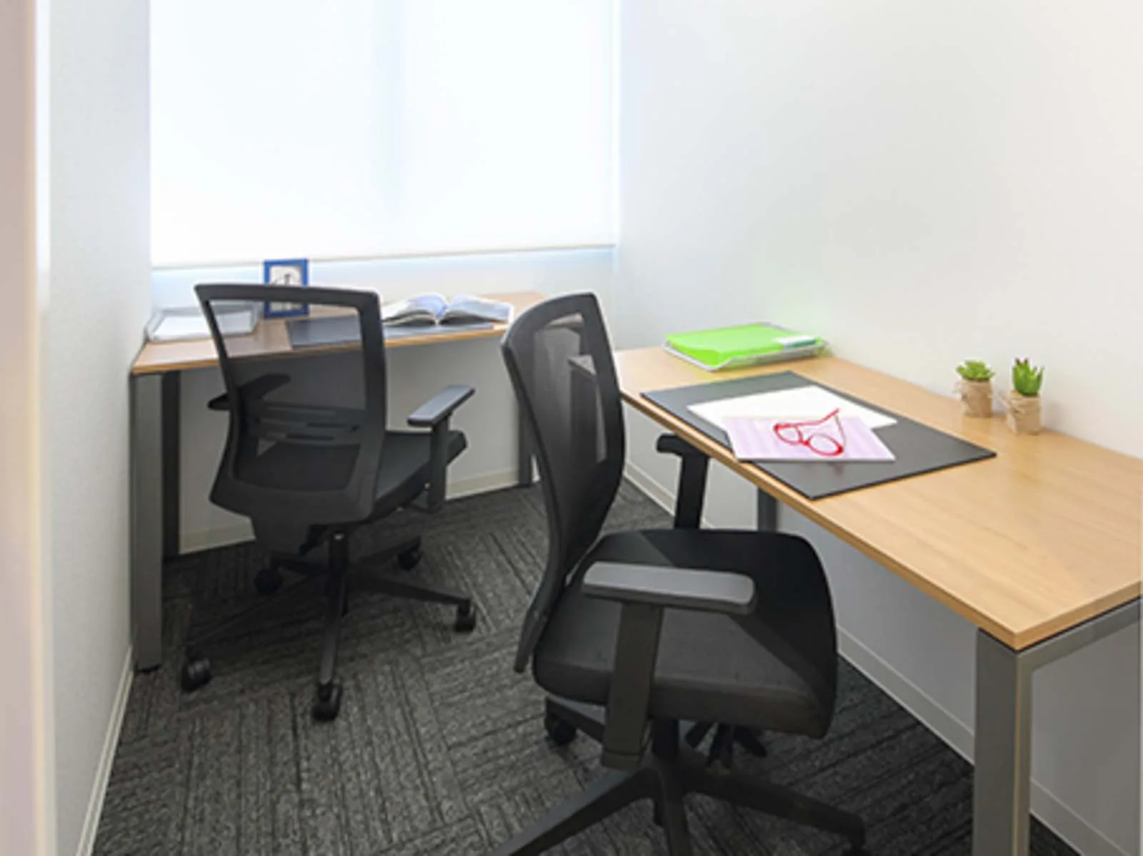 Regus OSAKA, Hankyu Ibaraki-shi Station, Private office, 2 desks, Osaka