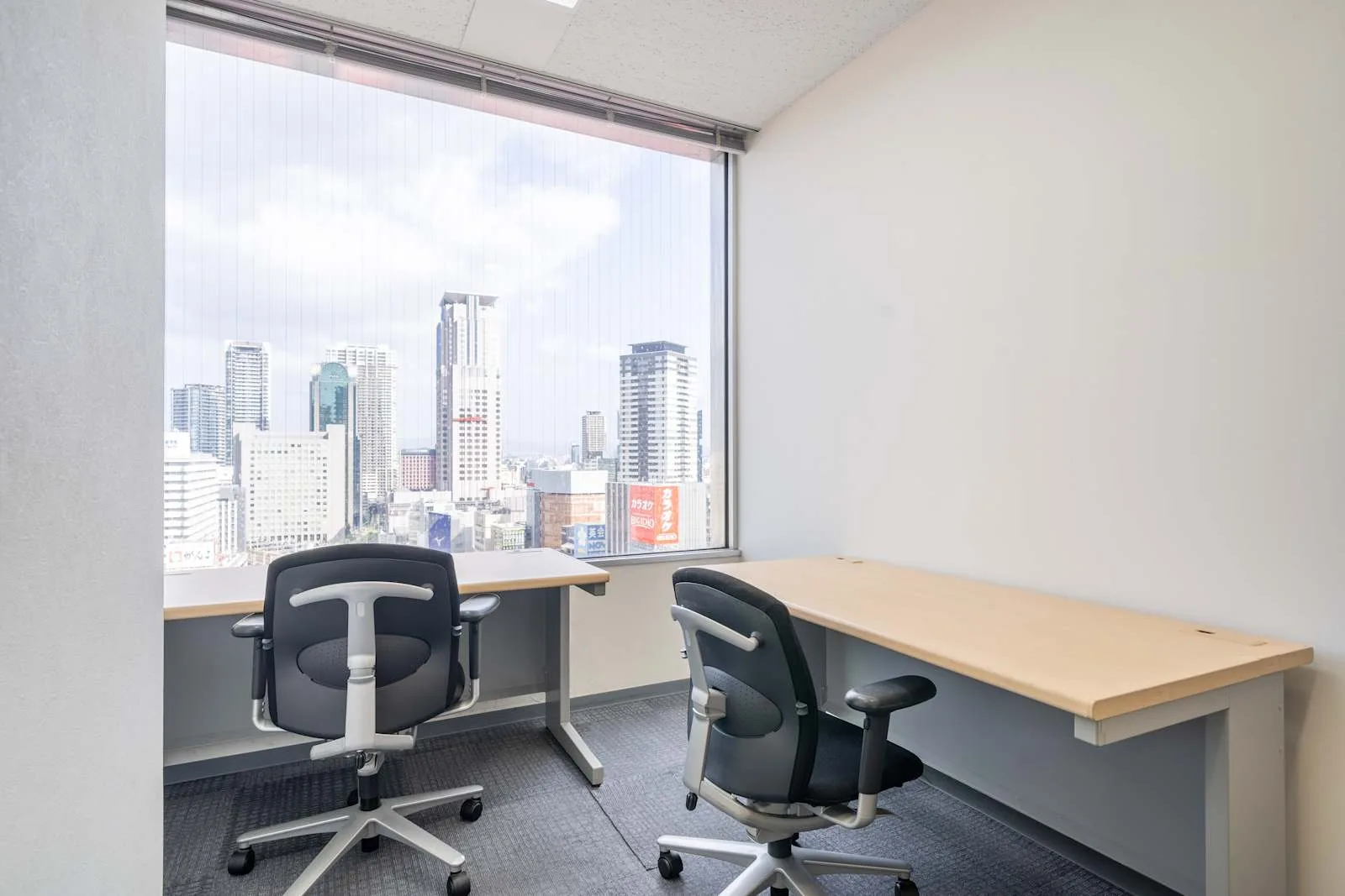 Regus OSAKA, Hankyu Terminal Building, Private office, 2 desks, Osaka