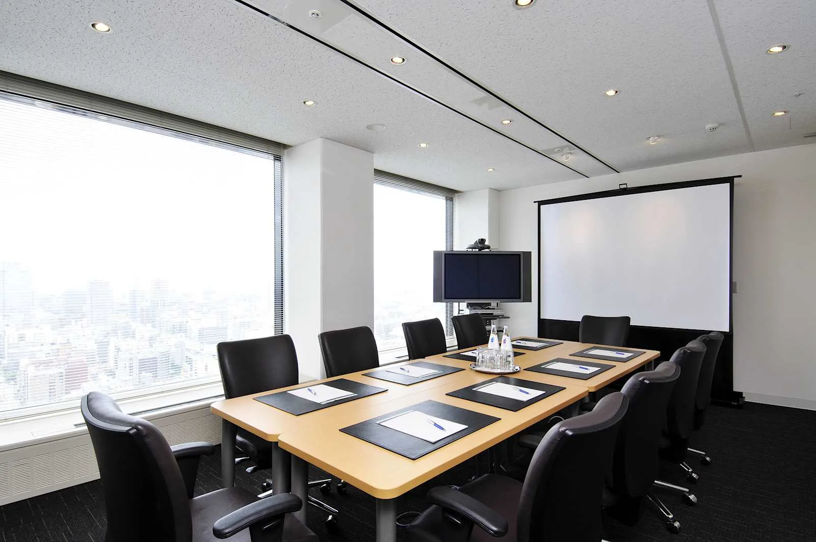 Regus OSAKA, Kokusai, Meeting room for 10 people, Osaka