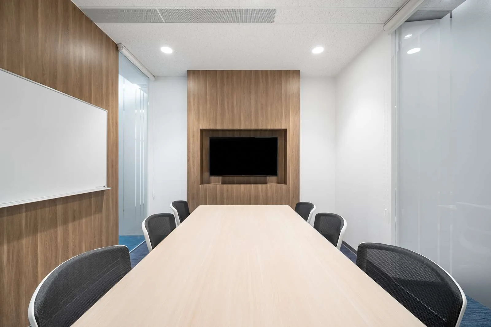 Regus OSAKA, Namba Parks, Meeting room for 6 people, Osaka