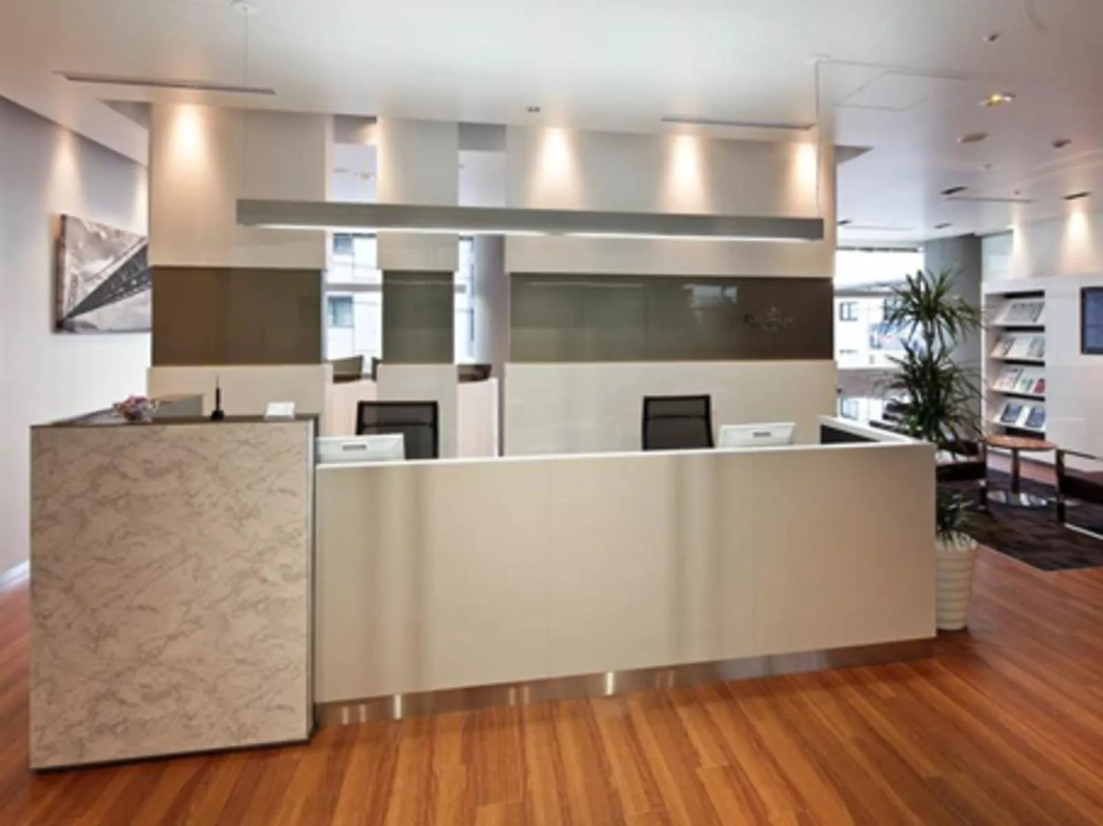 Regus OSAKA, Shin Osaka Hankyu Building、受付、大阪