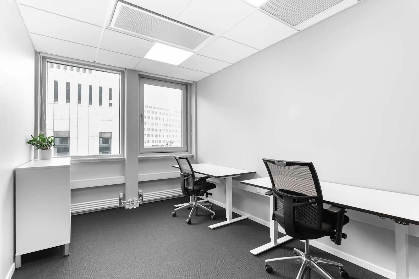 Regus Oslo, Haakon VII's Gate, Private office, 2 desks, Oslo