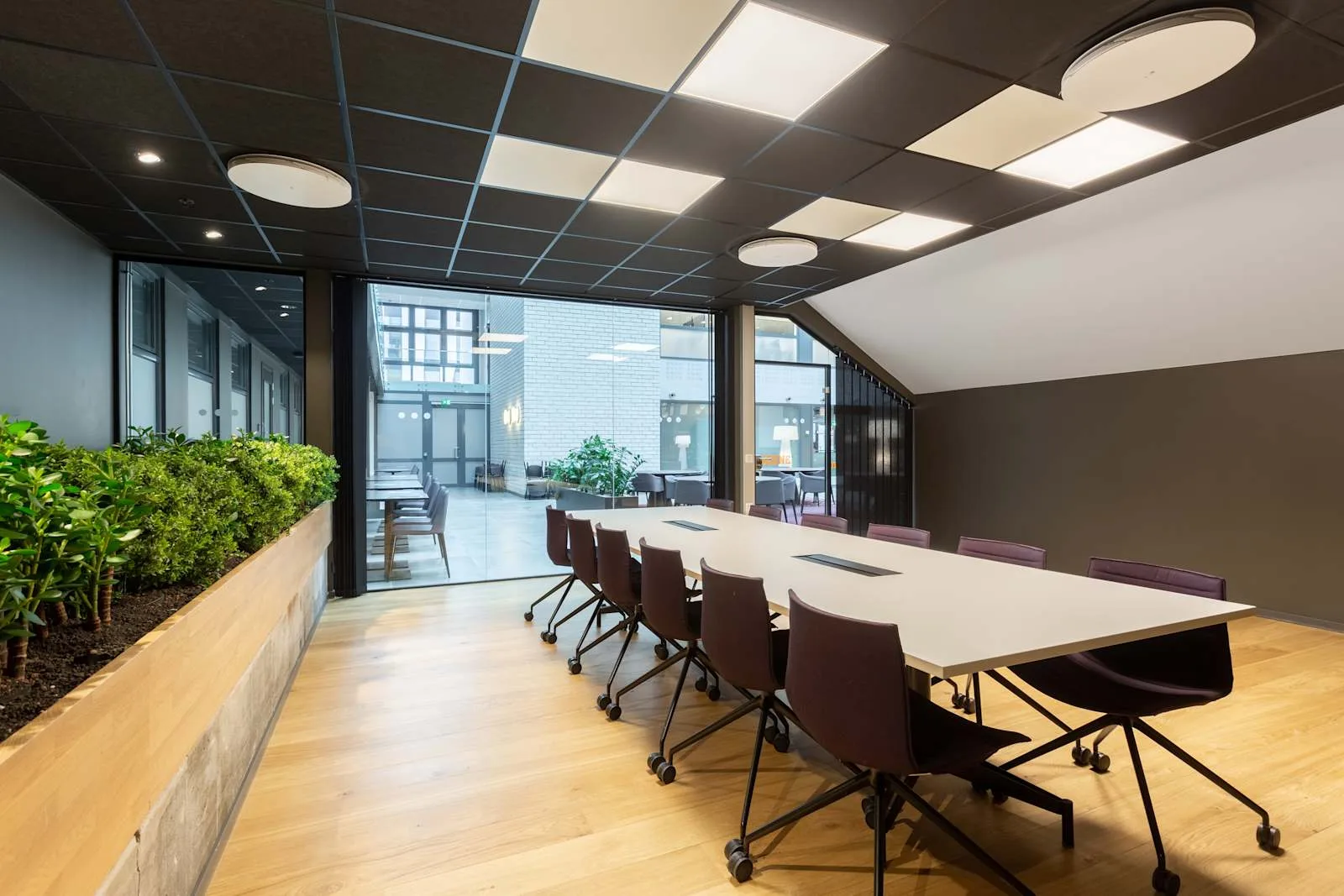 Regus Oslo, Nydalen Conference Centre, Meeting room for 12 people, Oslo