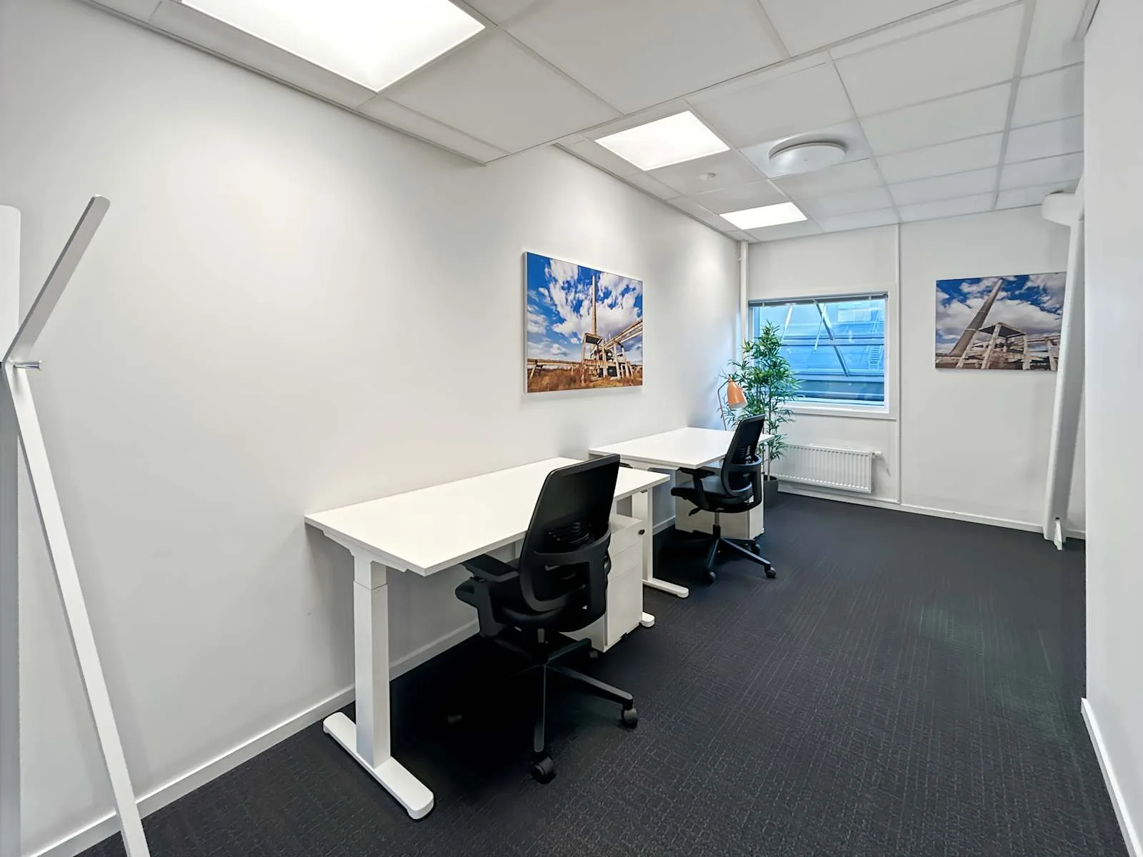 Regus Oslo, Nydalen, Private office, 2 desks, Oslo