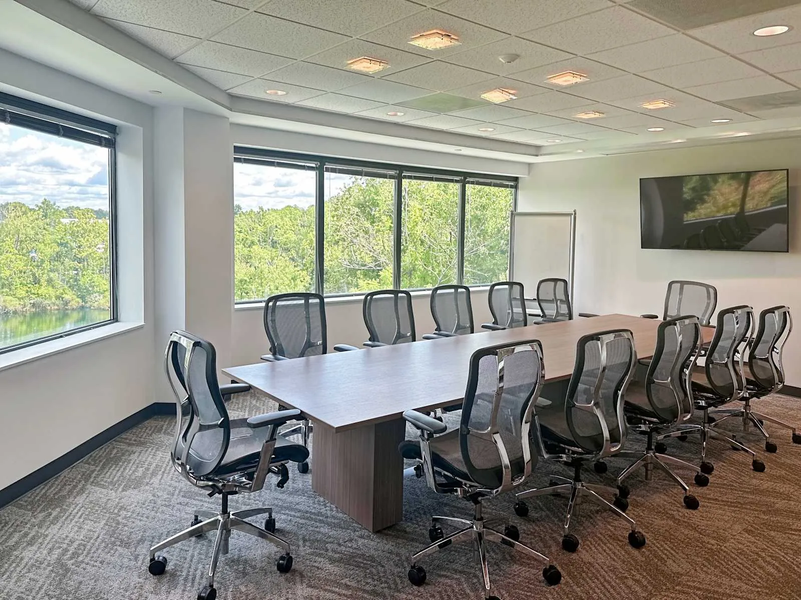 Regus PA, Berwyn - WestLakes, Meeting room for 13 people, Berwyn, PA