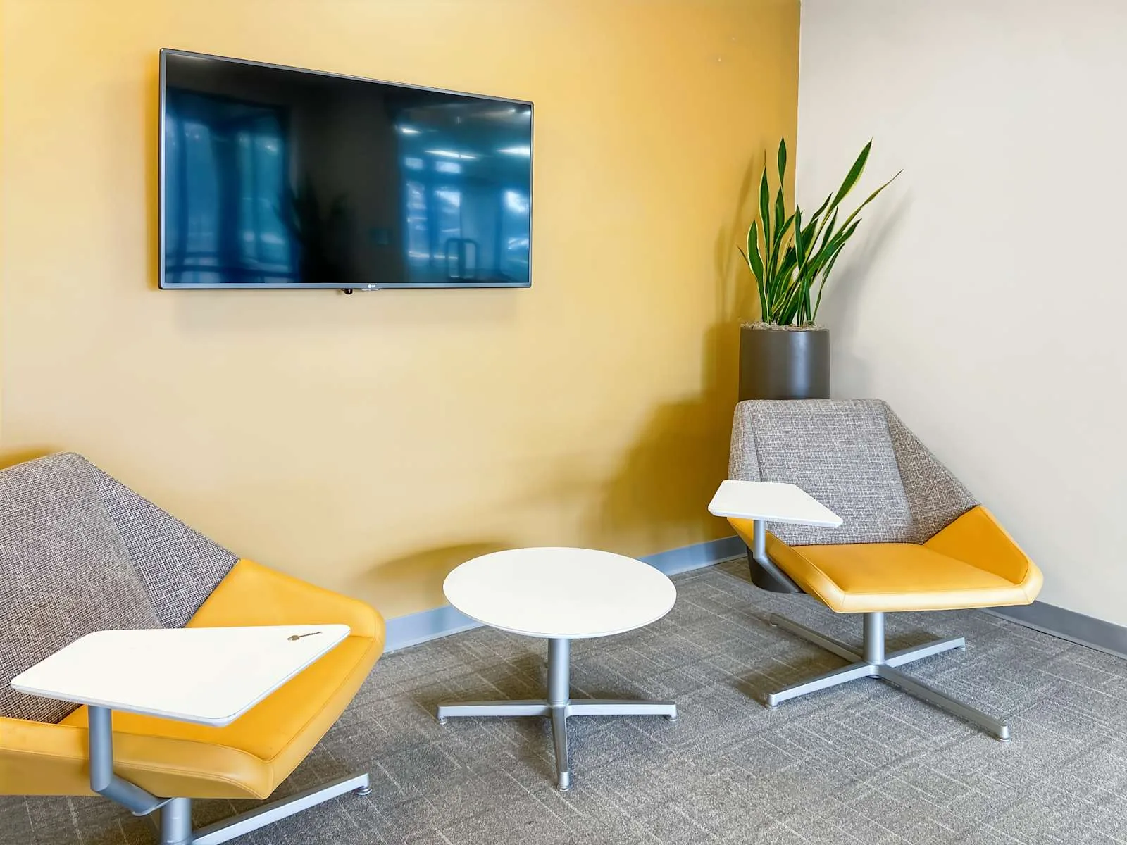 Regus PA, Blue Bell - Sentry Parkway, Lounge, Blue Bell, PA