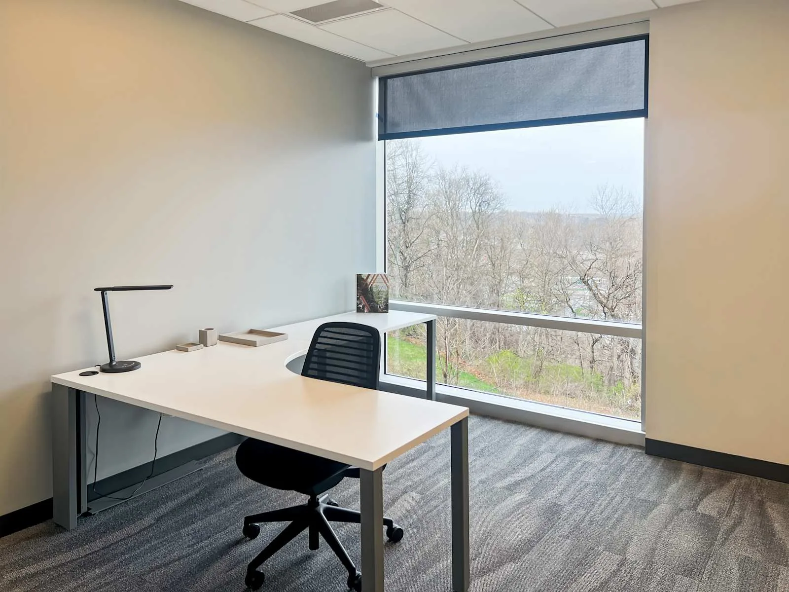 Regus PA, Bridgeville - Abele Rd, Private office, 1 desk, Bridgeville, PA