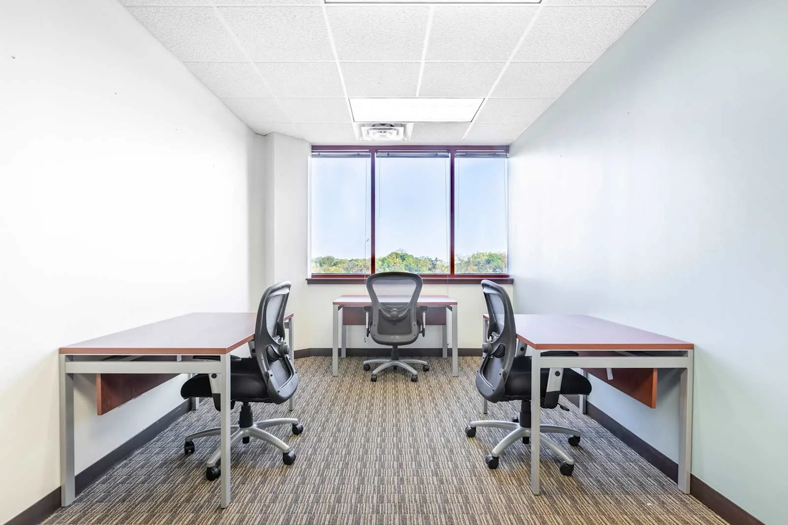Regus PA, Newtown - Yardley, Private office, 3 desks, Newtown, PA