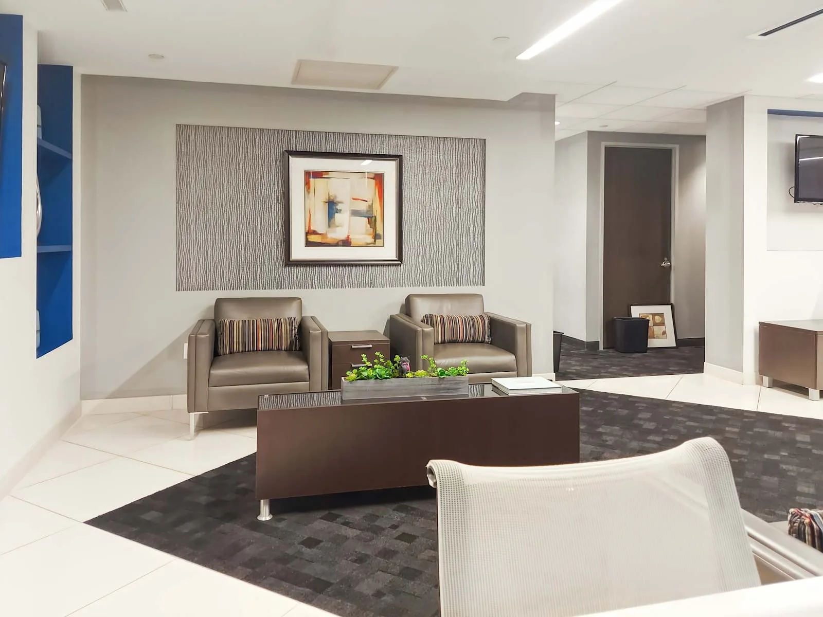 Regus PA, Philadelphia - Chestnut Street, Lounge, Philadelphia, PA