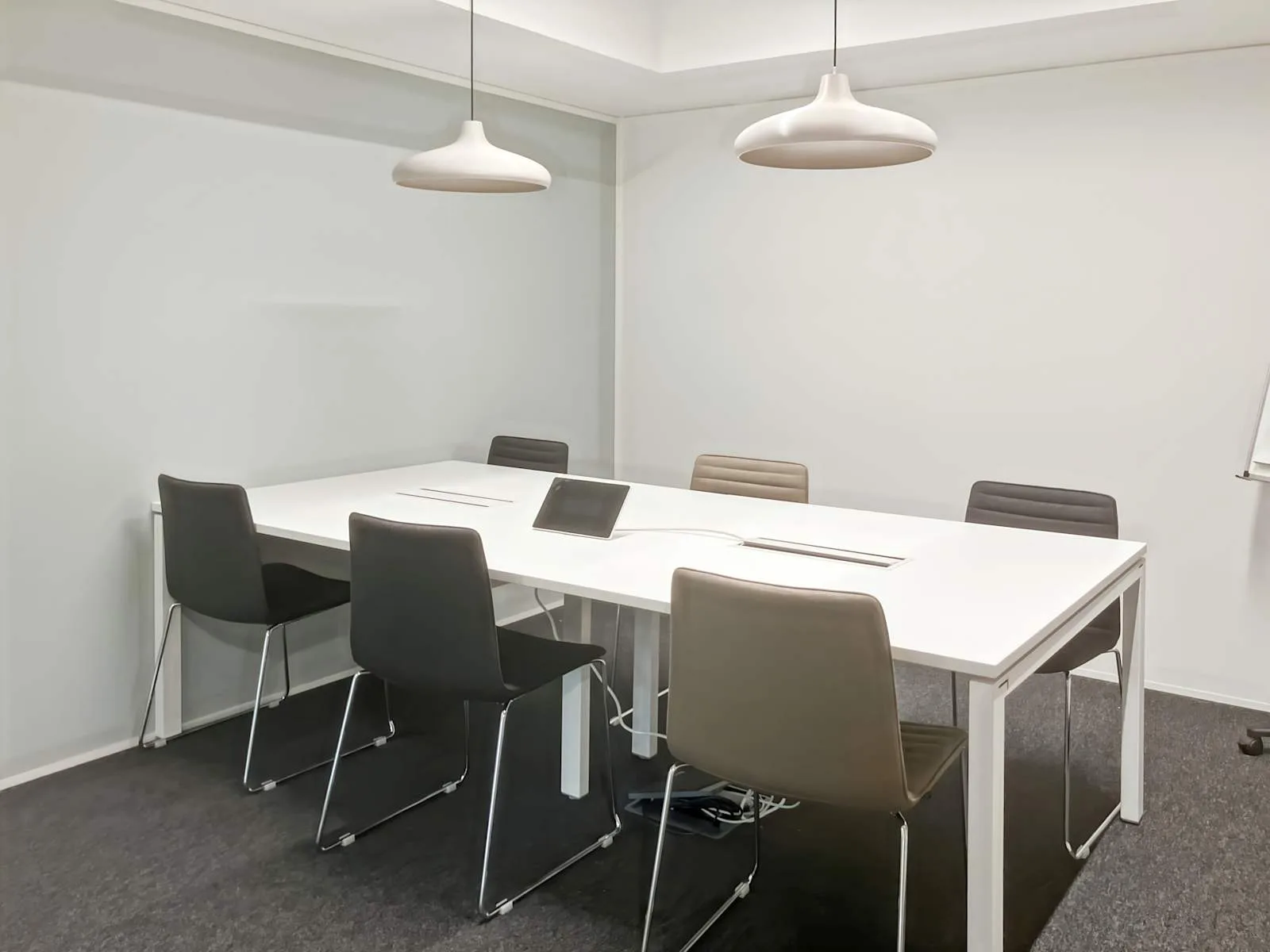 Regus Paris, Carré Monceau, Meeting room for 6 people, Paris 17e