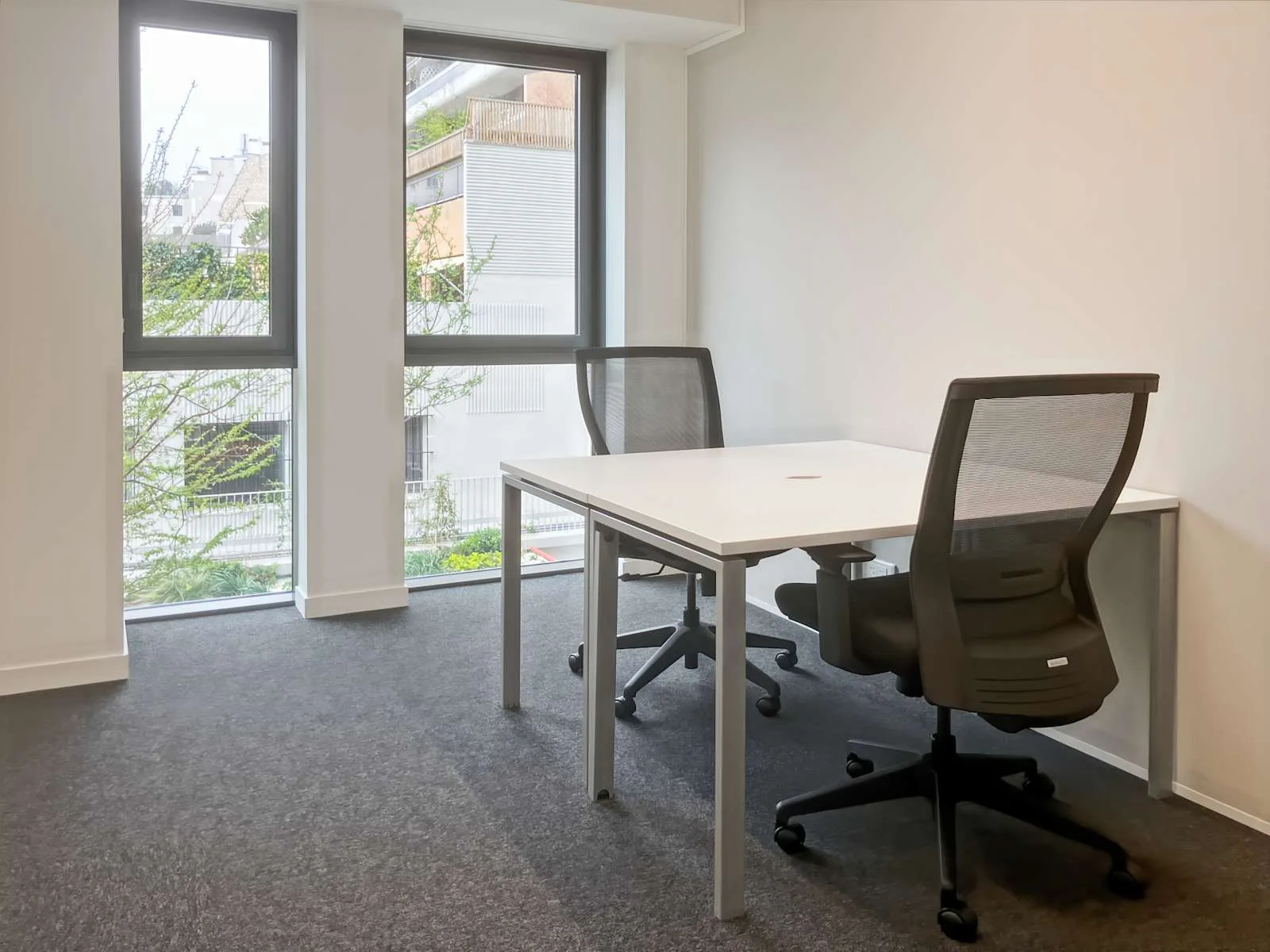 Regus Paris, Carré Monceau, Private office, 2 desks, Paris 17e