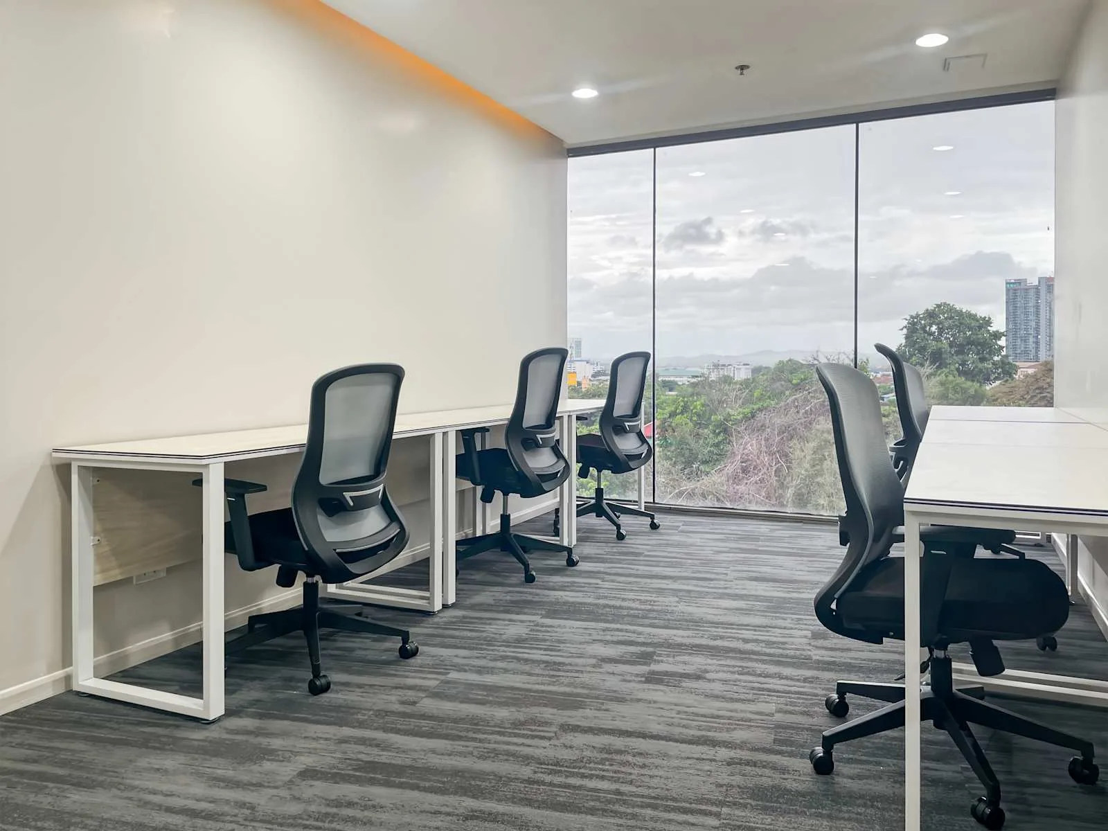 Regus Pattaya, Brighton Grand, ออฟฟิศส่วนตัว 5 ที่นั่ง, Chonburi, Pattaya