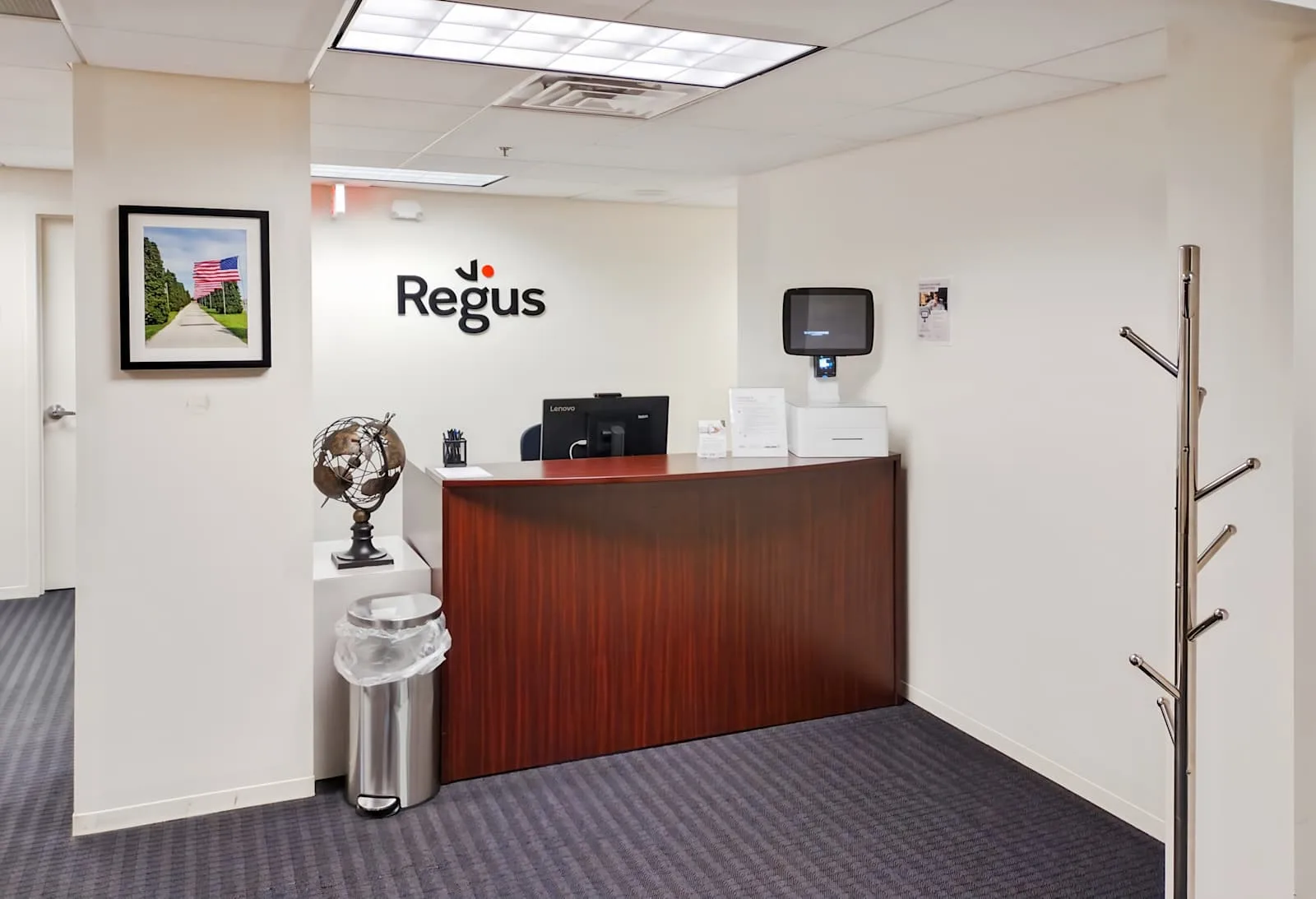 Regus IL, Peoria - Main St, Reception, Peoria, IL