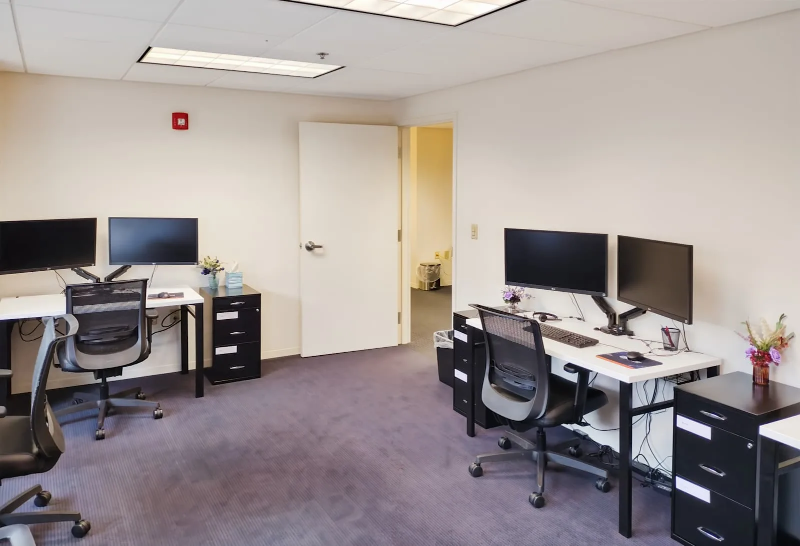 Regus IL, Peoria - Main St, Private office, 3 desks, Peoria, IL