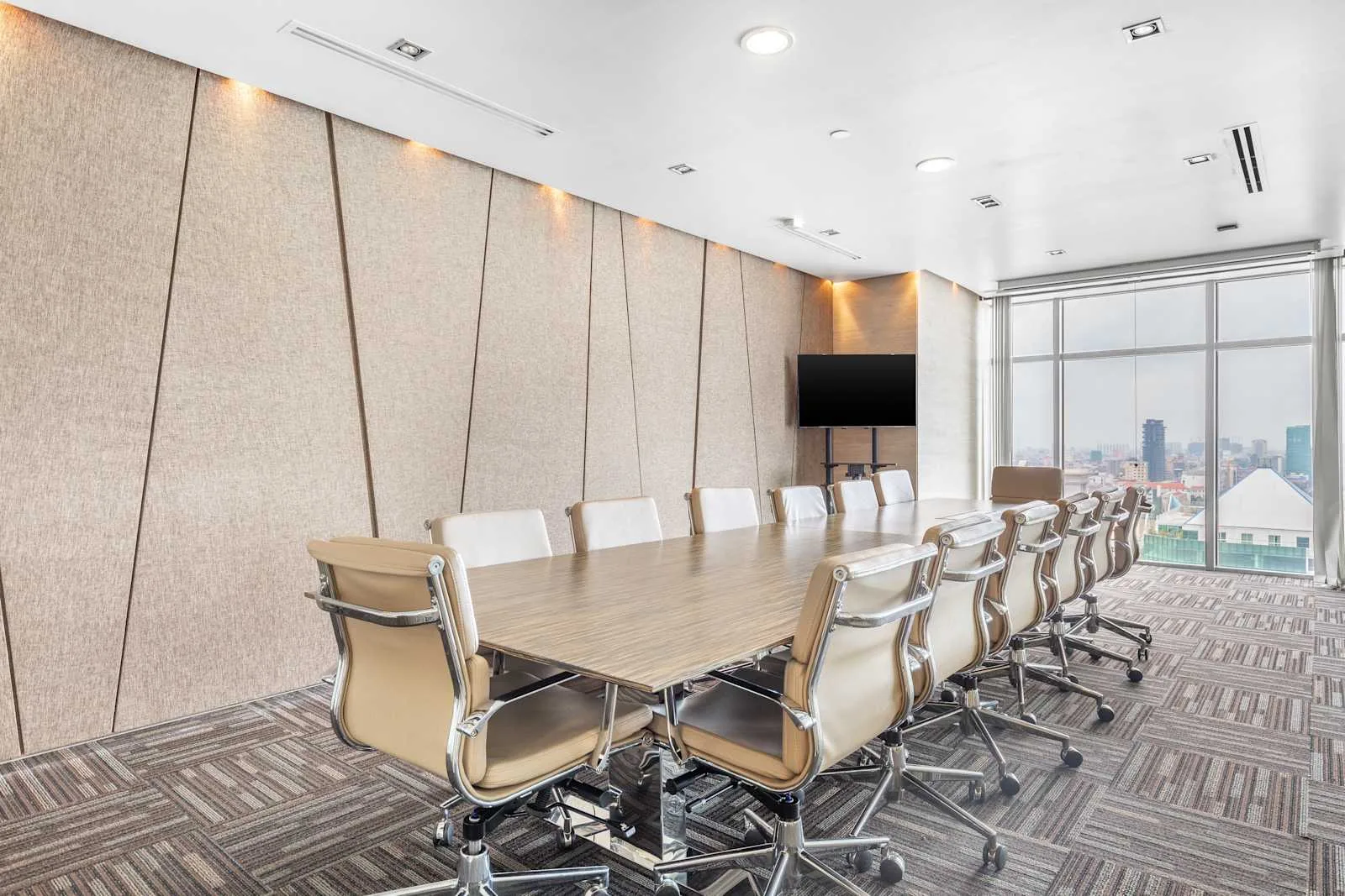 Regus PHNOM PENH, Canadia Bank Tower, Meeting room for 16 people, Phnom Penh
