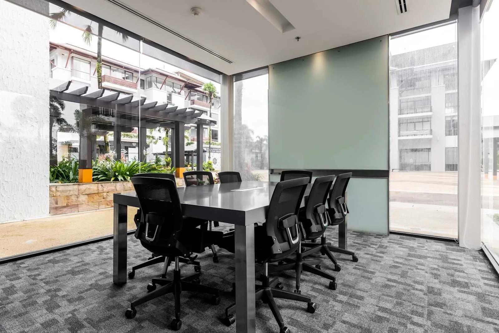 Regus PHUKET, Royal Phuket Marina, Meeting room for 8 people, Phuket