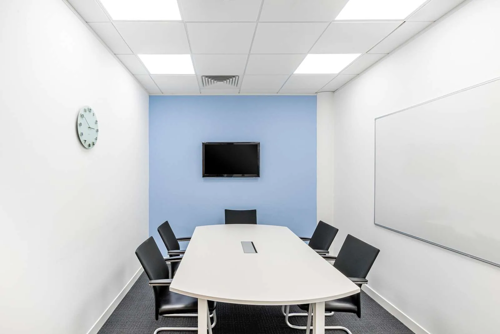 Regus PLYMOUTH, Sutton Harbour, Meeting room for 5 people, Plymouth