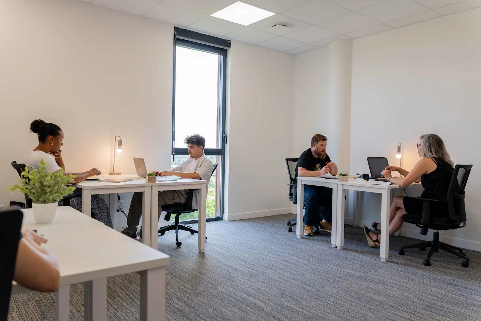 Regus Poitiers, Technopole Futuroscope, Bureau privatif 4 postes, Chasseneuil-du-Poitou