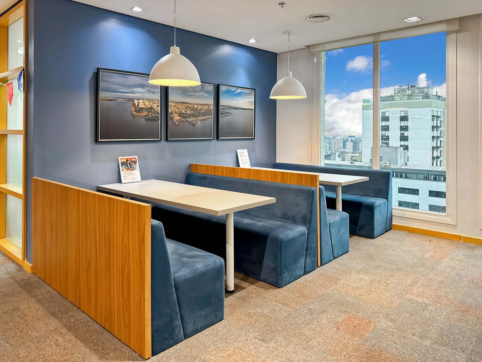 Regus PORTO ALEGRE, Carlos Gomes 222, Cafetaria, Porto Alegre