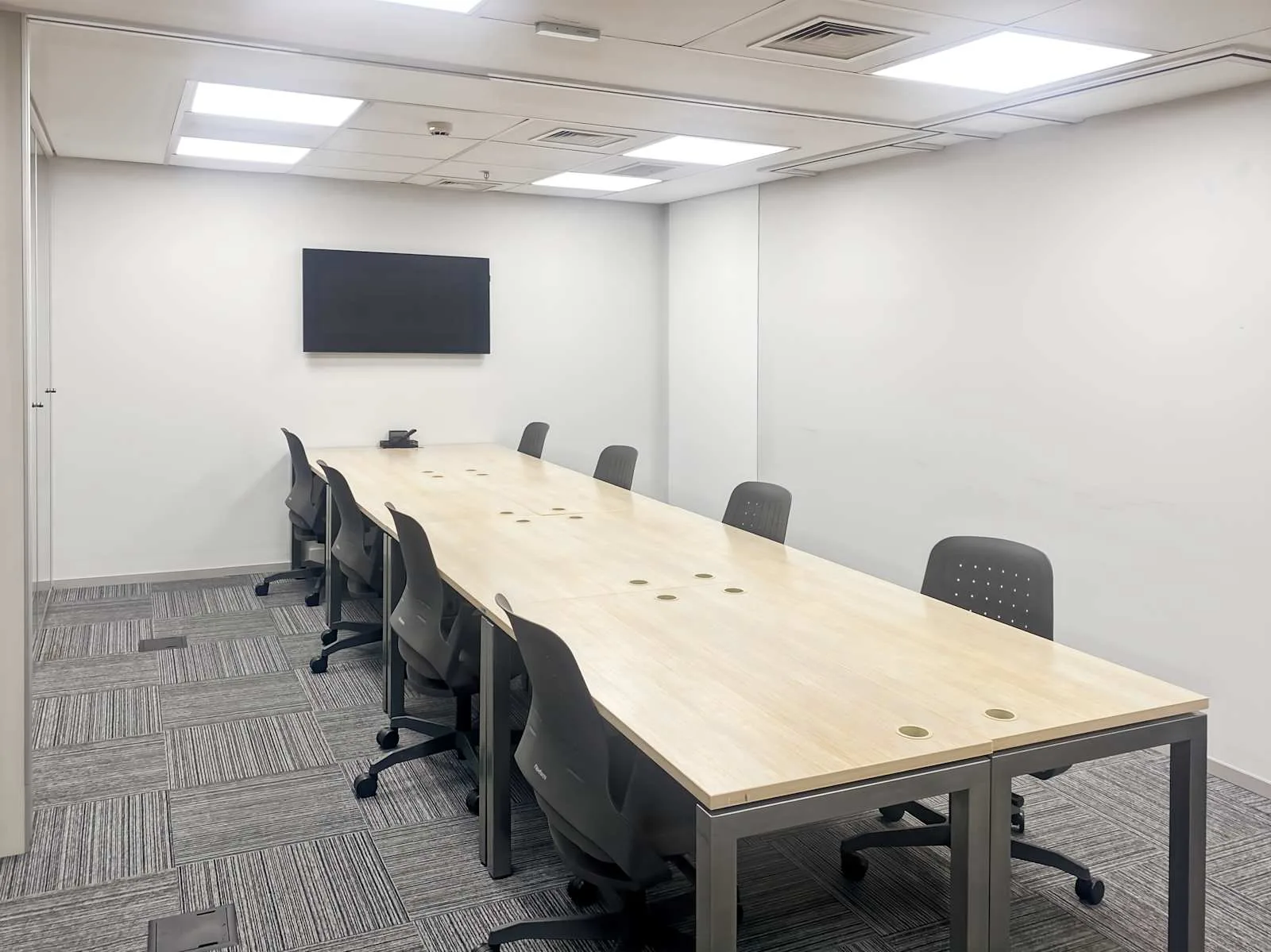 Regus Porto Alegre, Praia De Belas - Edificio Guaiba, Meeting room for 8 people, Porto Alegre