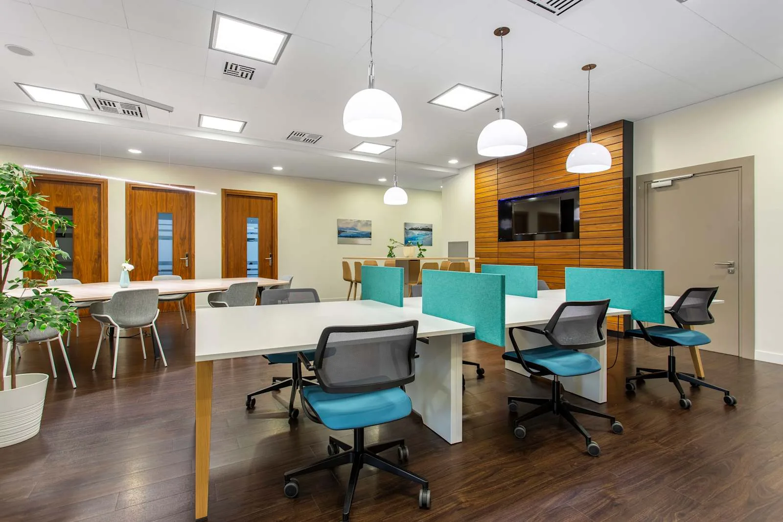 Regus POZNAN, City Centre, Open-plan office, Poznan