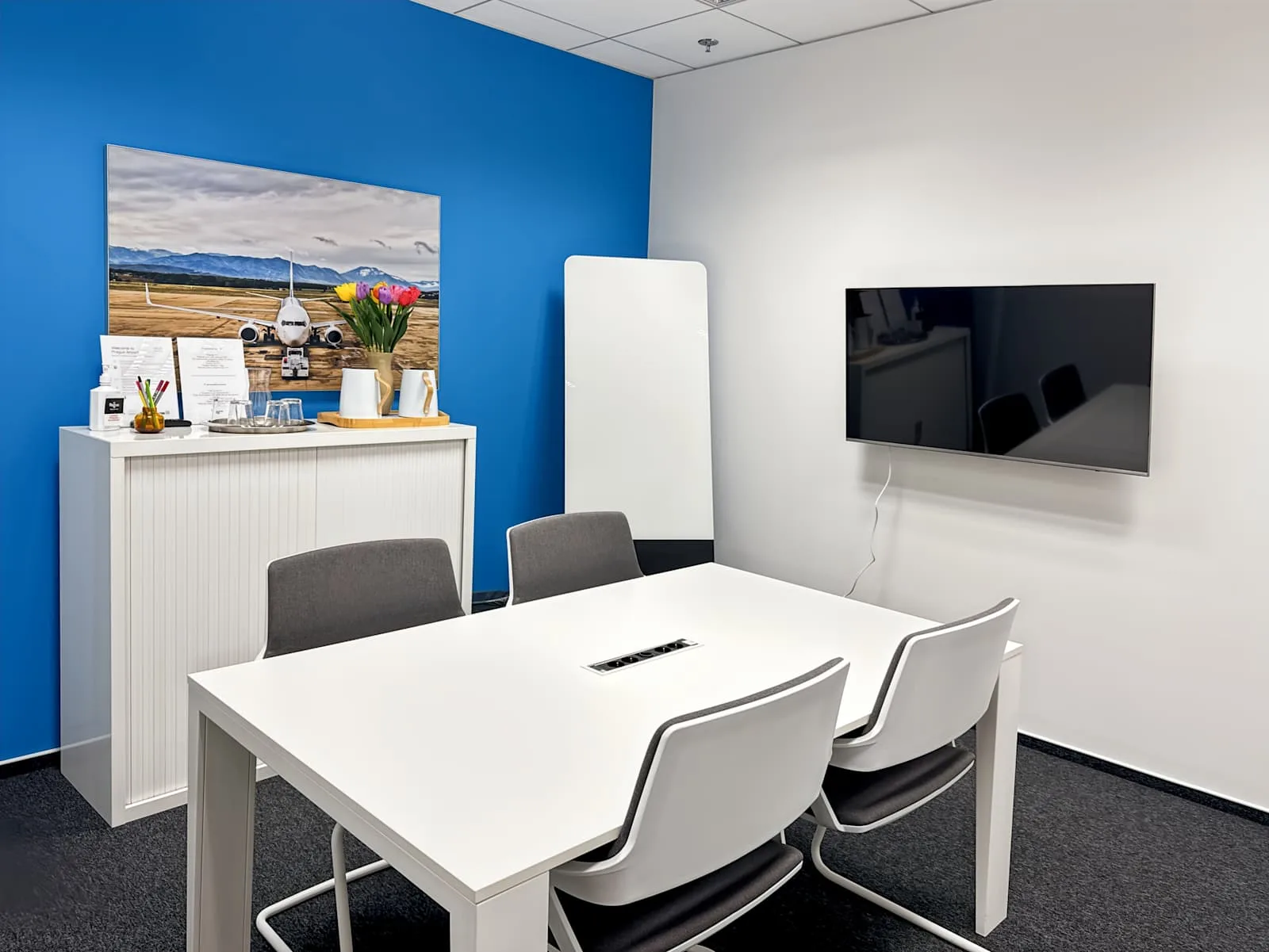 Regus Prague, Airport, Meeting room for 4 people, Prague