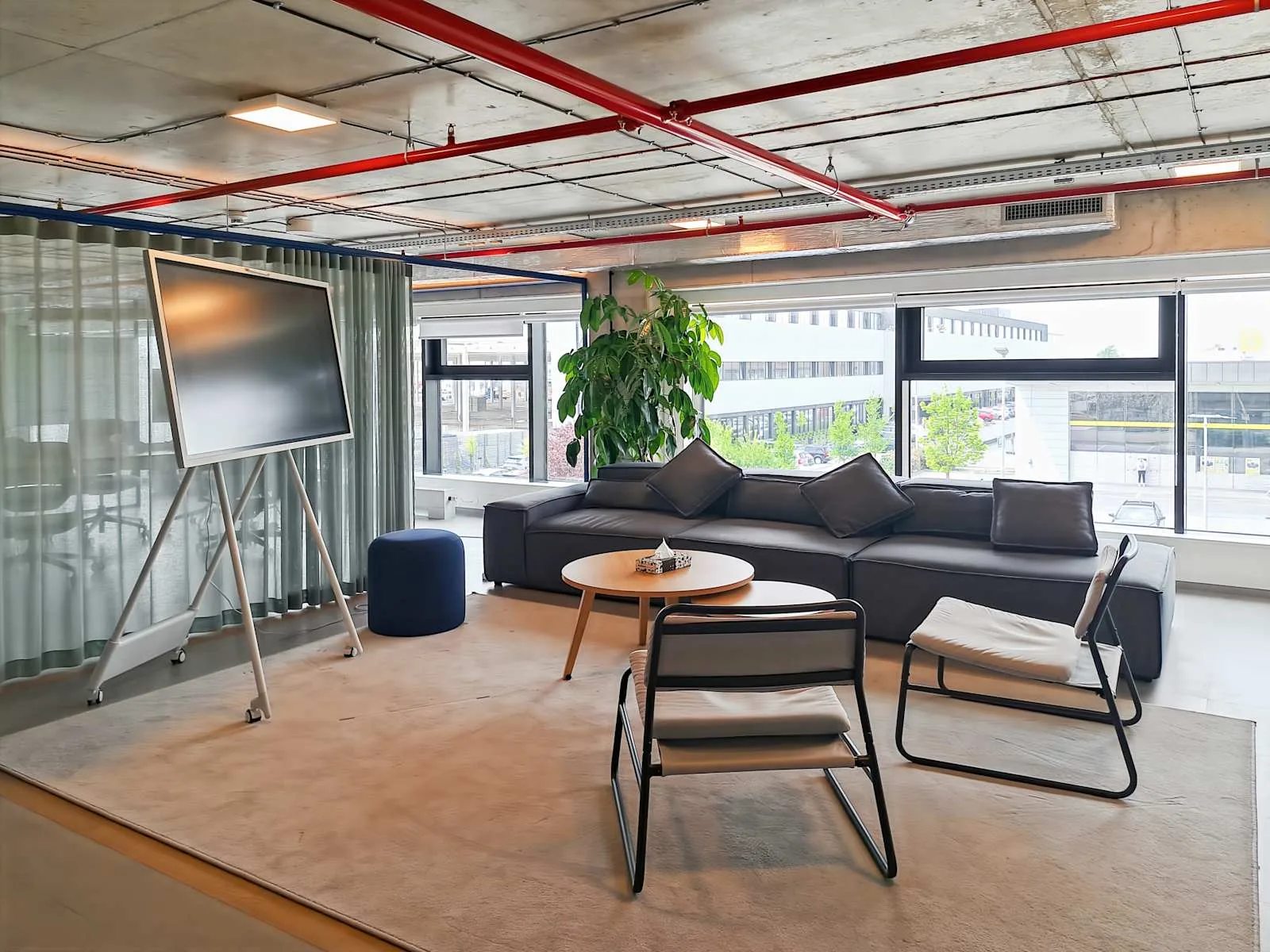 Regus PRAGUE, D1 Ricany, Odpočinková zóna, Ricany u Prahy