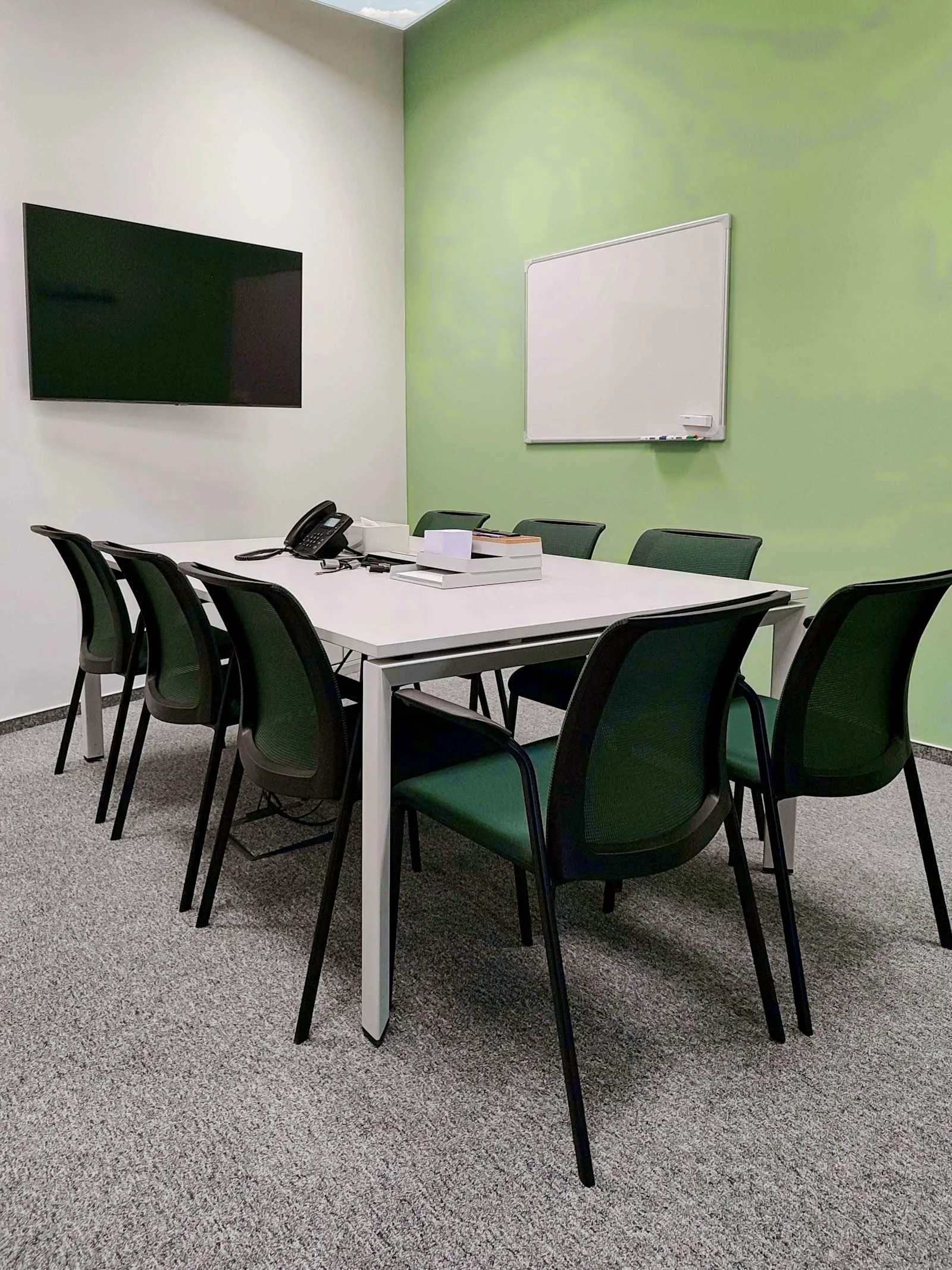 Regus Prague, Dynamica, Zasedací místnost pro 8 osob, Praha