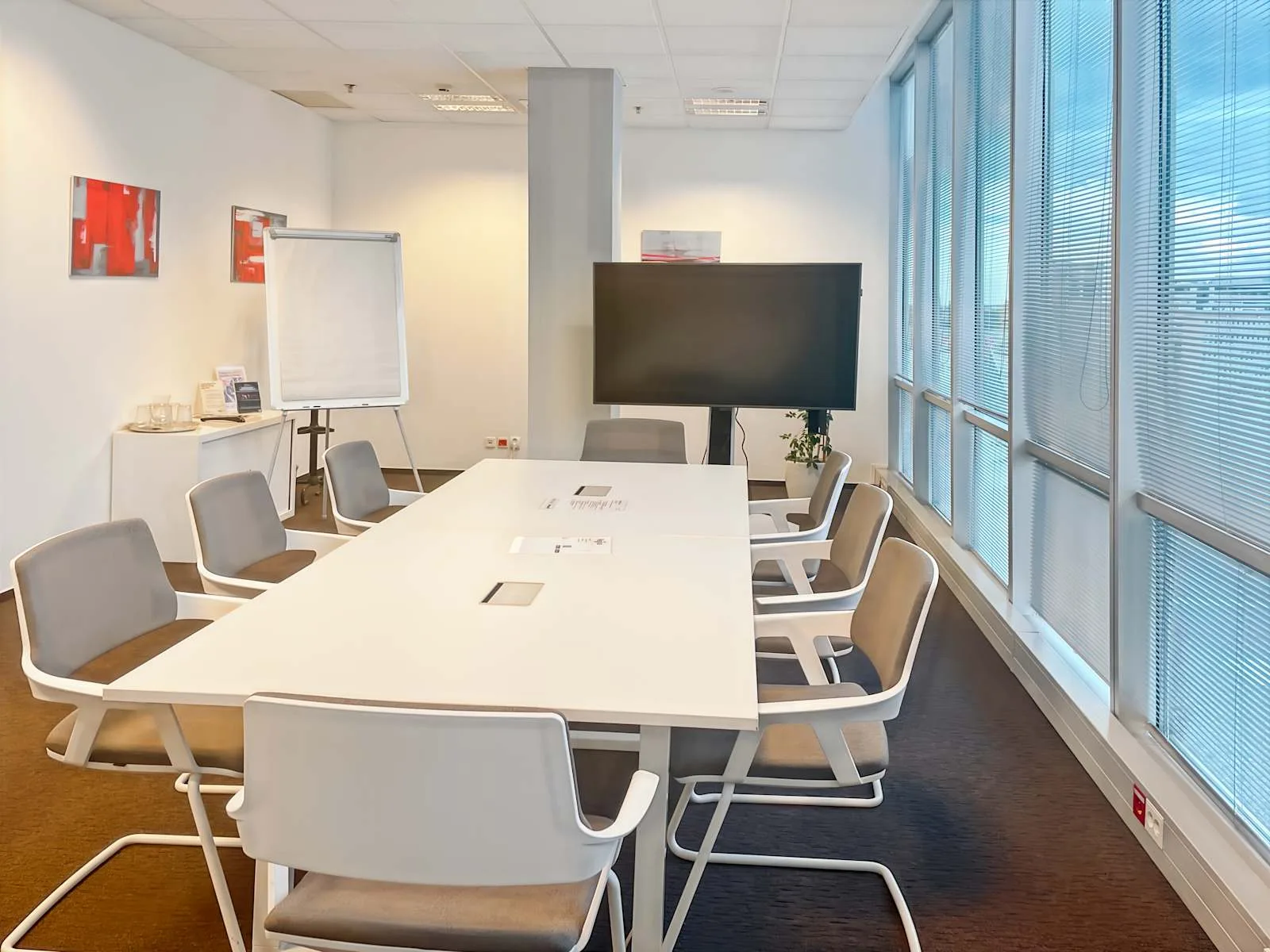Regus PRAGUE, Empiria, Meeting room for 8 people, Prague